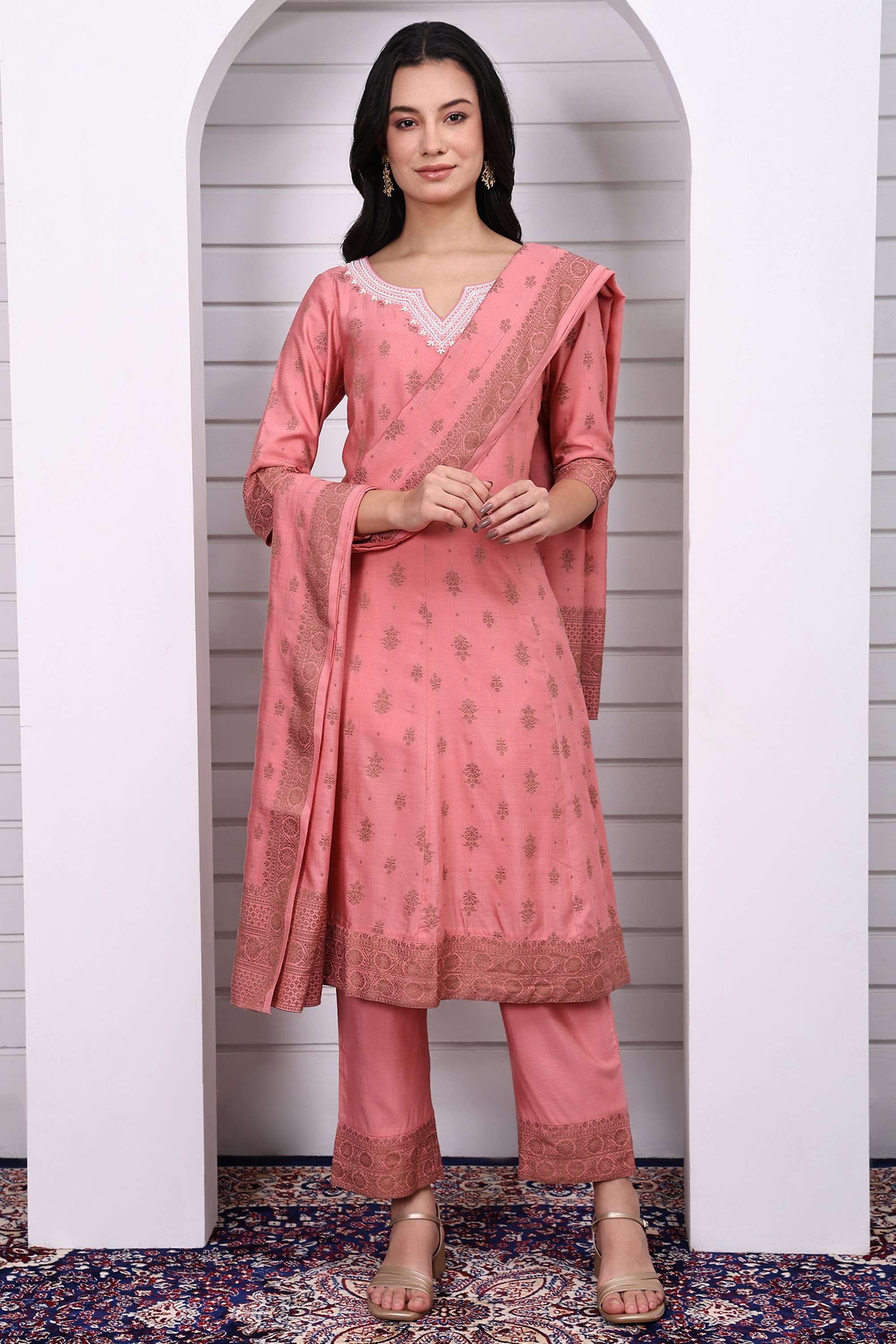 Abstract-Blended-Fabric-V-Neck-Women-s-Ethnic-Kurta-Set