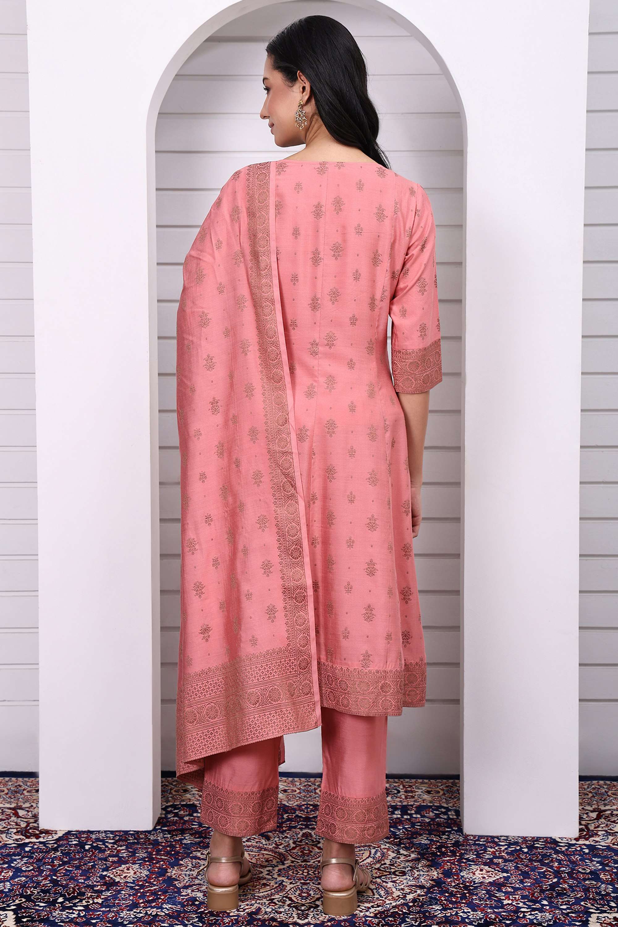 Abstract-Blended-Fabric-V-Neck-Women-s-Ethnic-Kurta-Set
