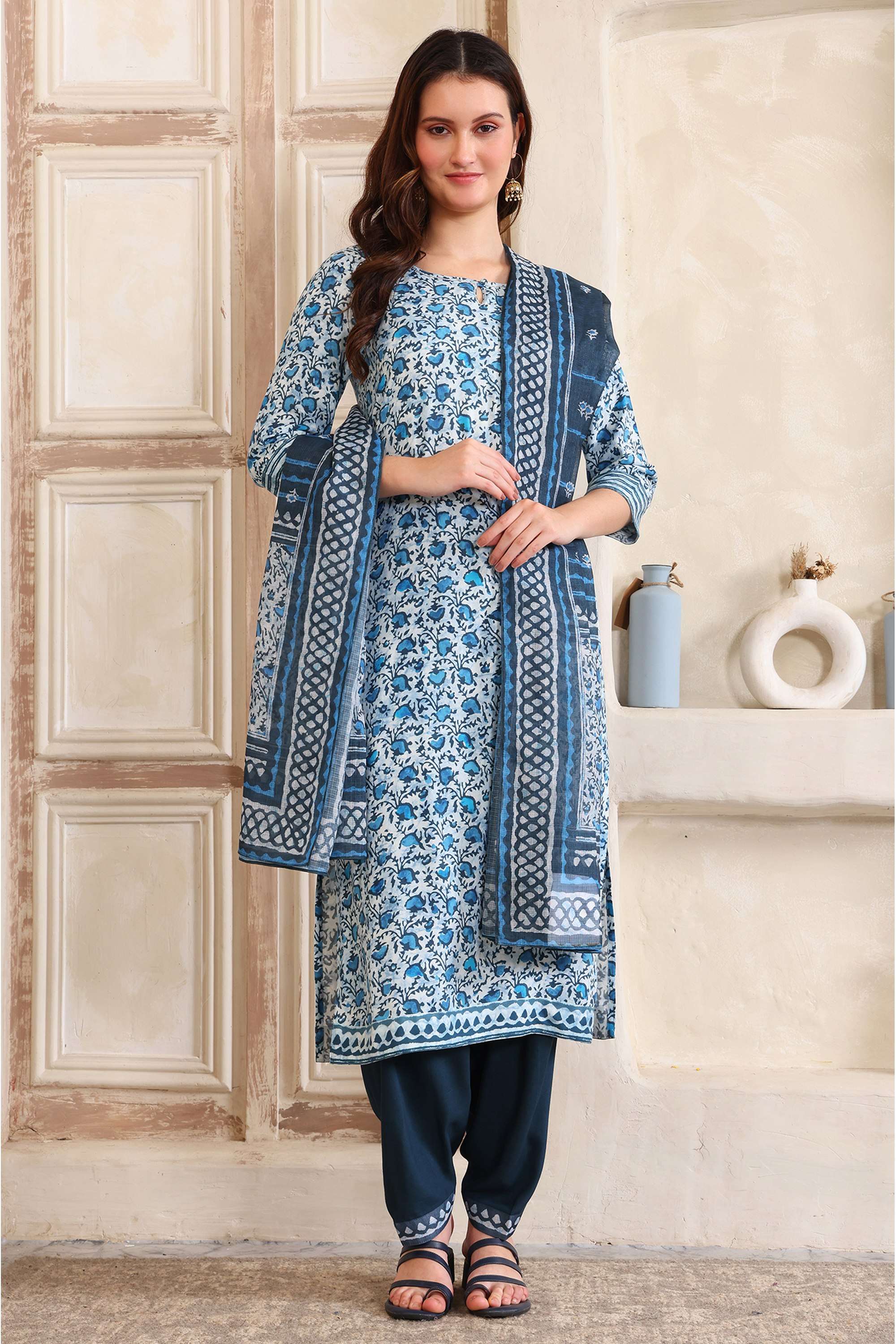 Abstract-Blended-Fabric-Round-Neck-Women-s-Fusion-Wear-Kurta-Set