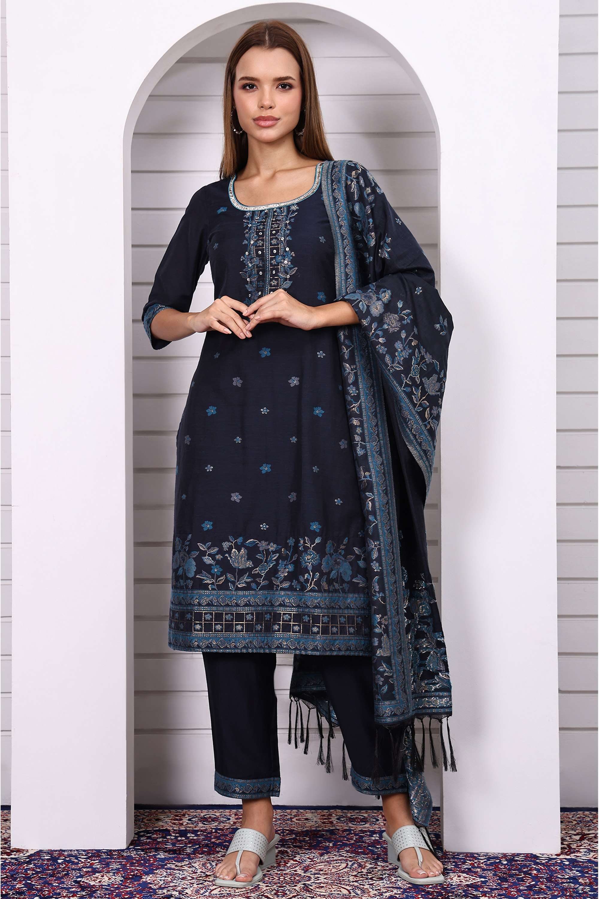 Printed-Blended-Fabric-Round-Neck-Women-s-Fusion-Wear-Kurta-Set
