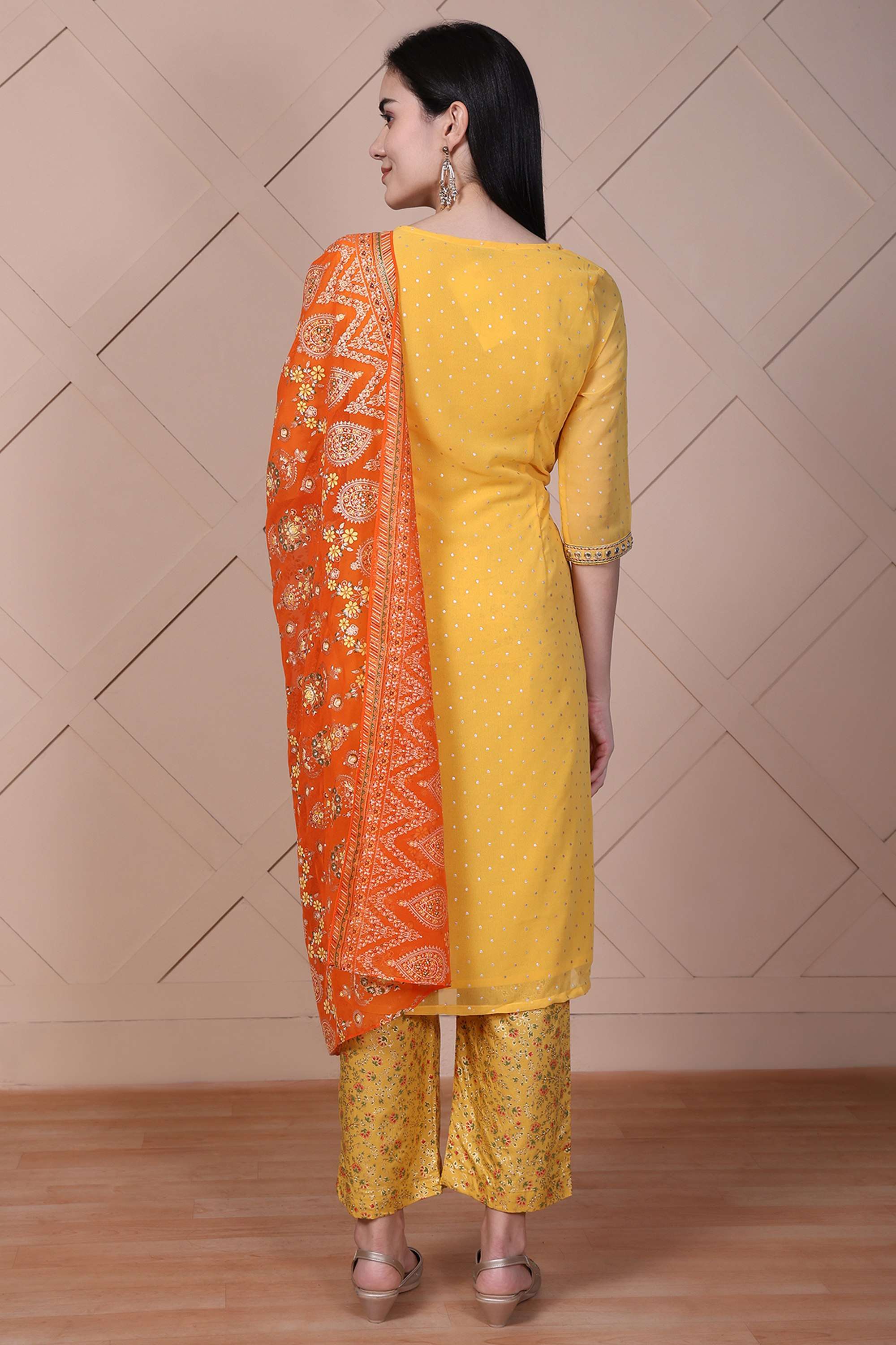 Floral-Blended-Fabric-Round-Neck-Women-s-Festive-Wear-Kurta-Set