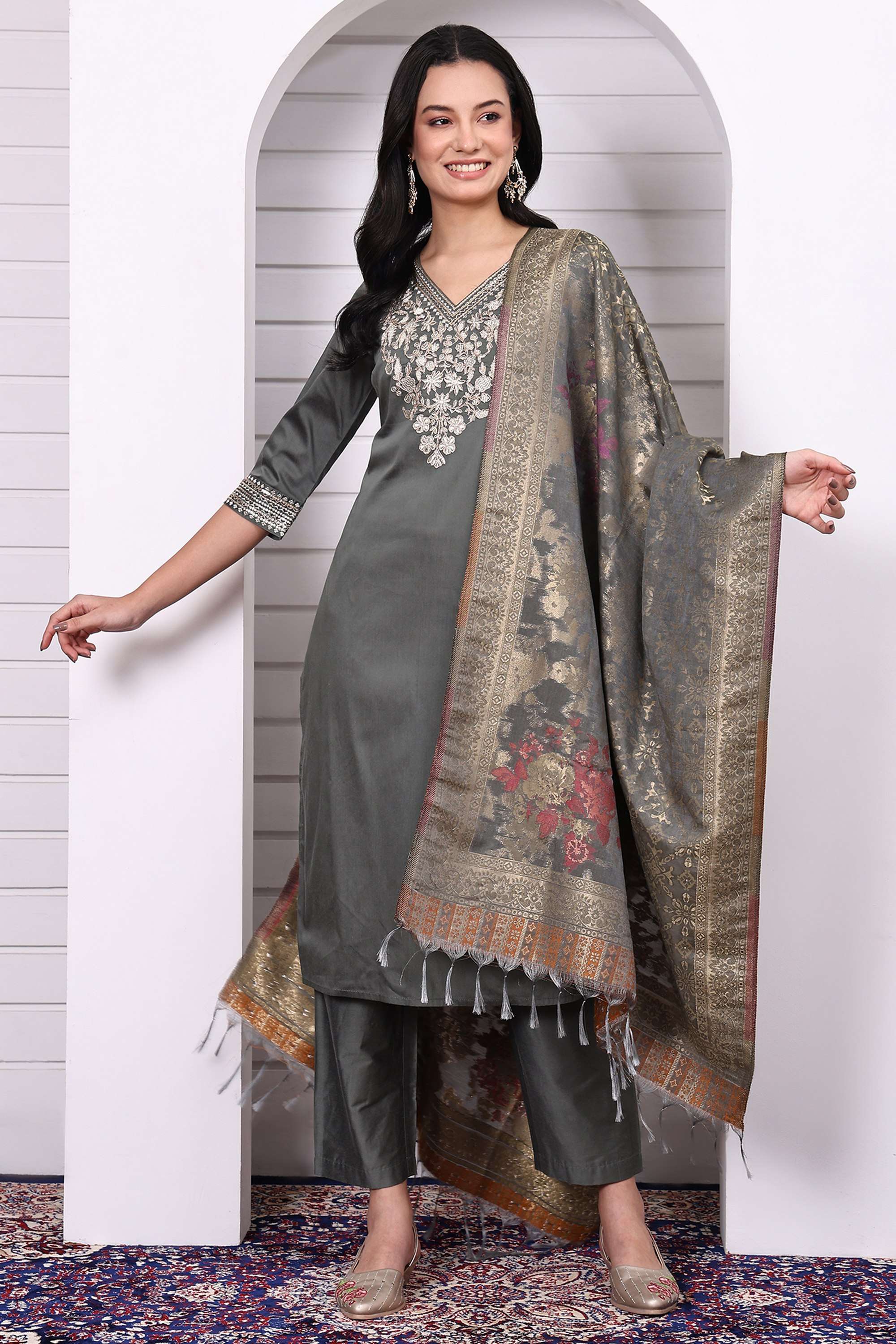 Solid-Blended-Fabric-V-Neck-Women-s-Fusion-Wear-Kurta-Set
