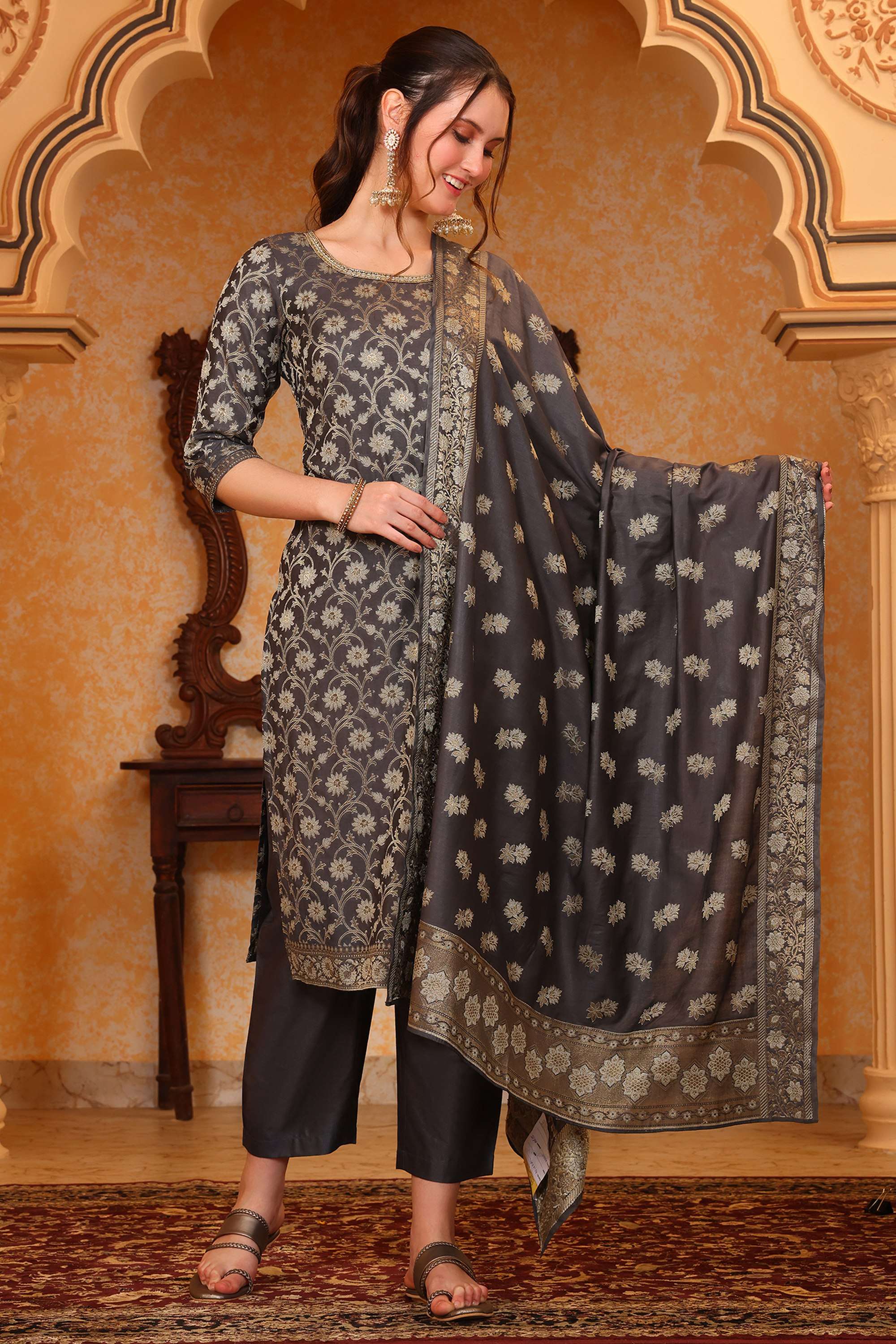 Embroidered-Cotton-Sweetheart-Neck-Women-s-Fusion-Wear-Kurta-set