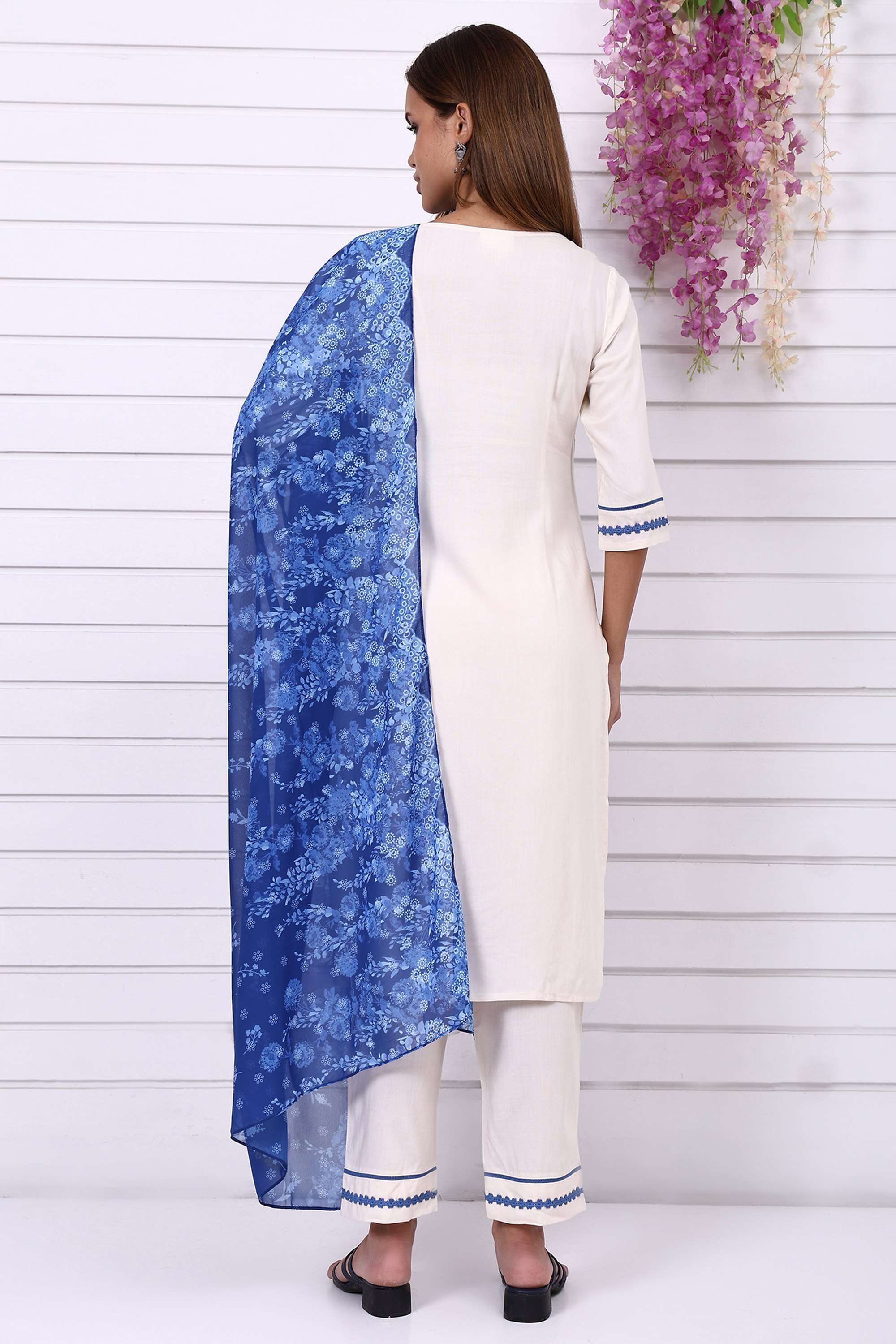 Embroidered-Viscose-Women-s-Fusion-Wear-Kurta-Set