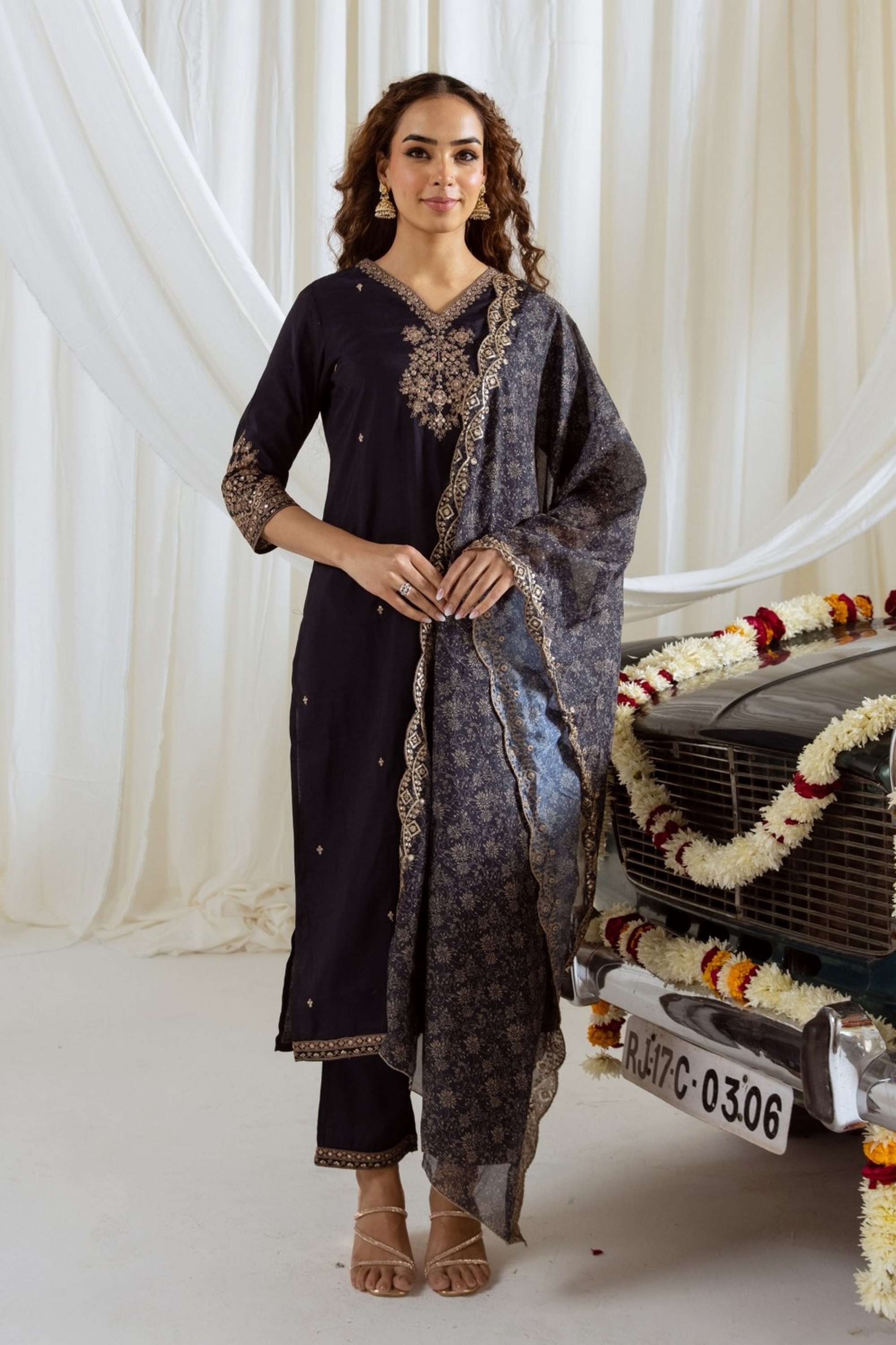 Printed-Cotton-V-Neck-Women-s-Kurta-Set