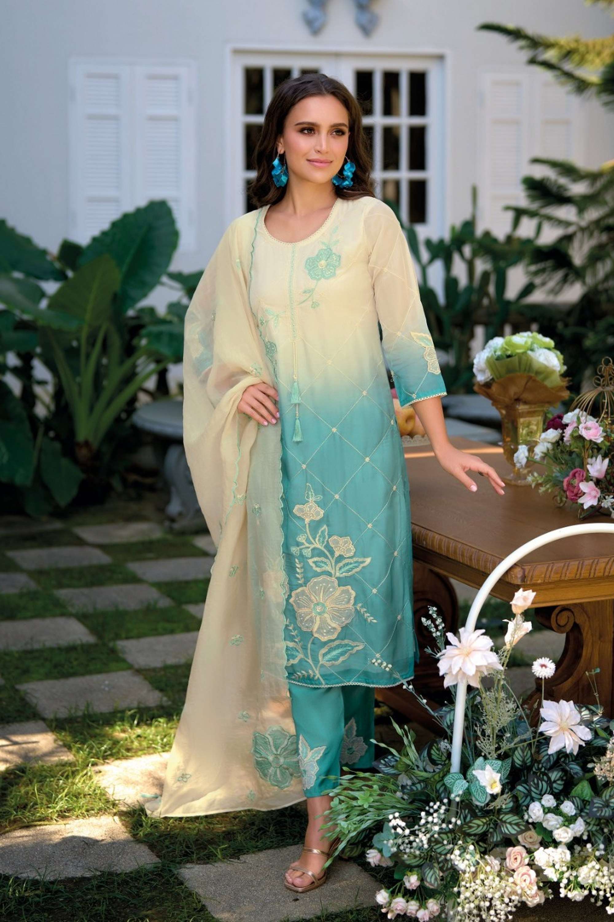 Printed-Viscose-Round-Neck-Women-s-Kurta-Set