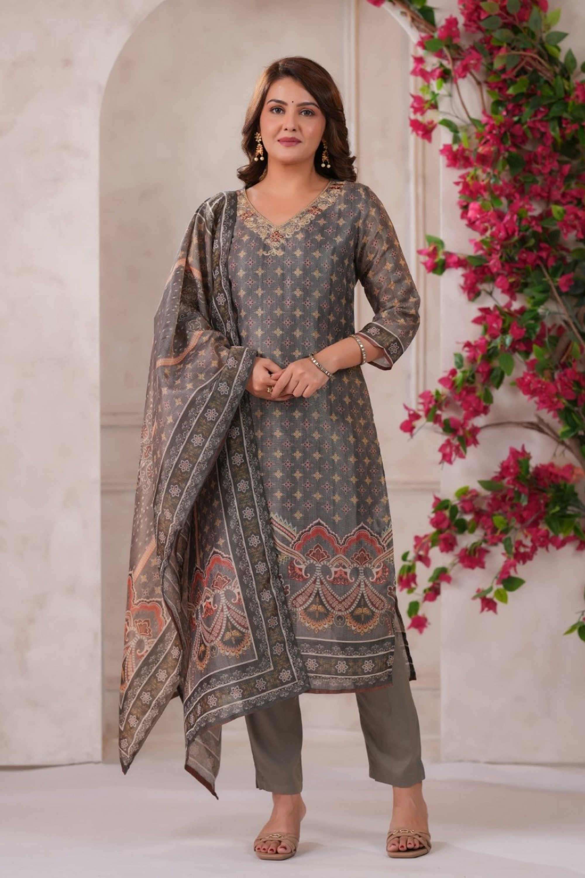 Solid-Viscose-Women-s-Ethnic-Kurta-Set