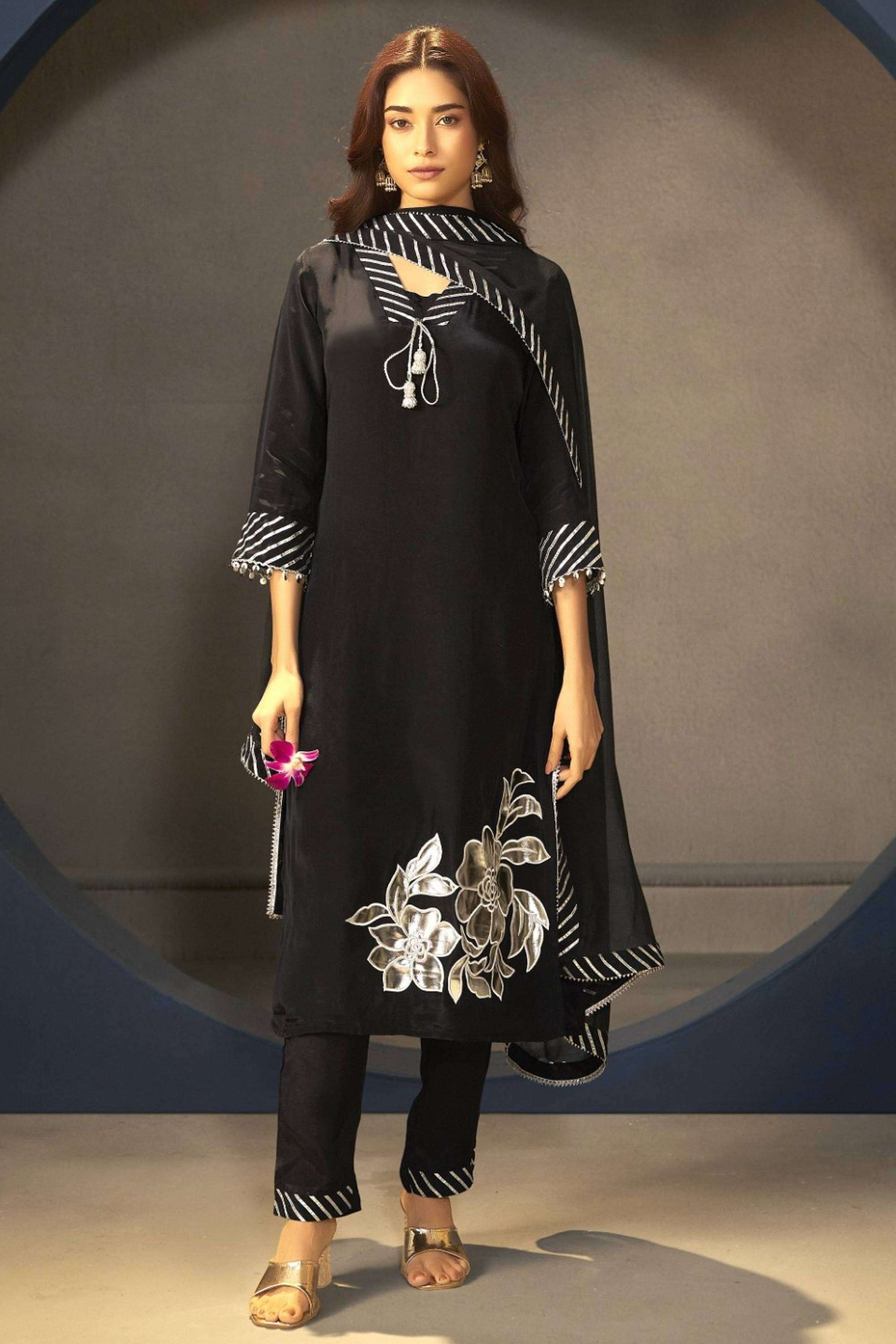 Embroidered-Viscose-Women-s-Ethnic-Kurta-Set