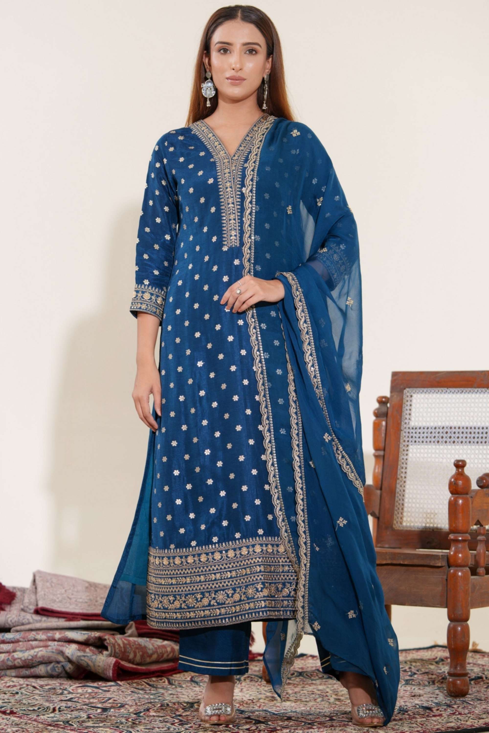 Printed-Blended-Fabric-V-Neck-Women-s-Kurta-Set