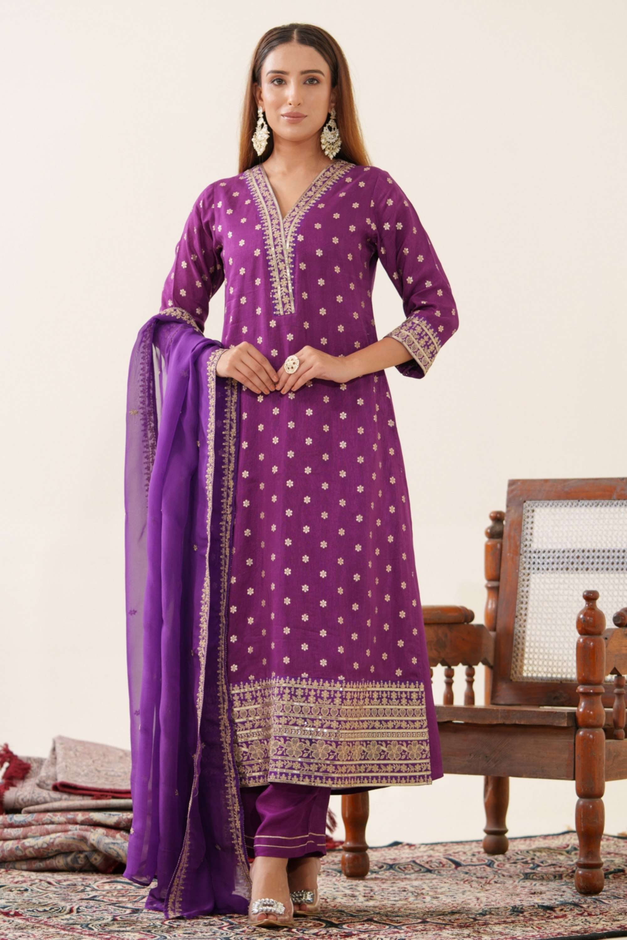 Embroidered-Blended-Fabric-V-Neck-Women-s-Kurta-Set