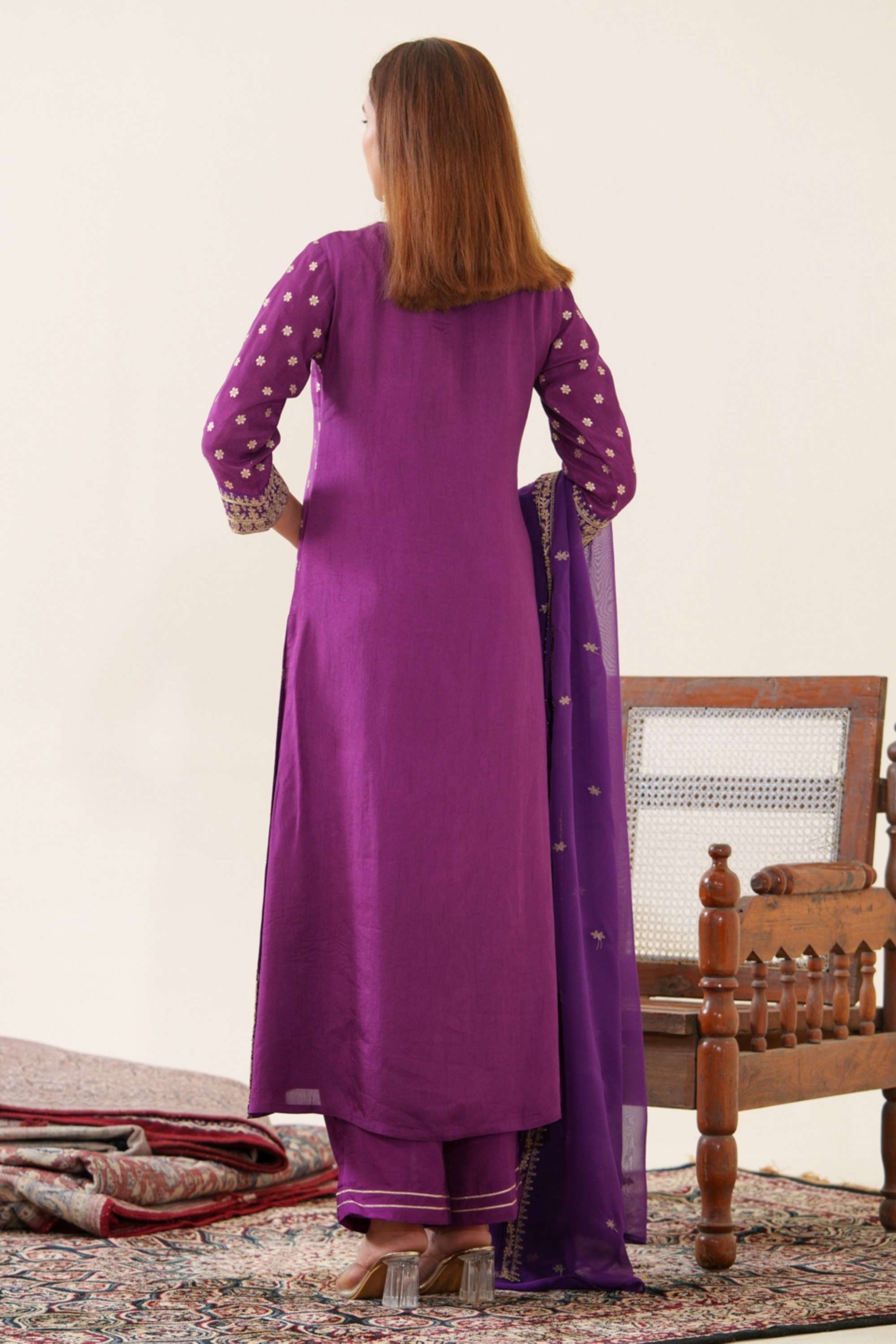 Embroidered-Blended-Fabric-V-Neck-Women-s-Kurta-Set