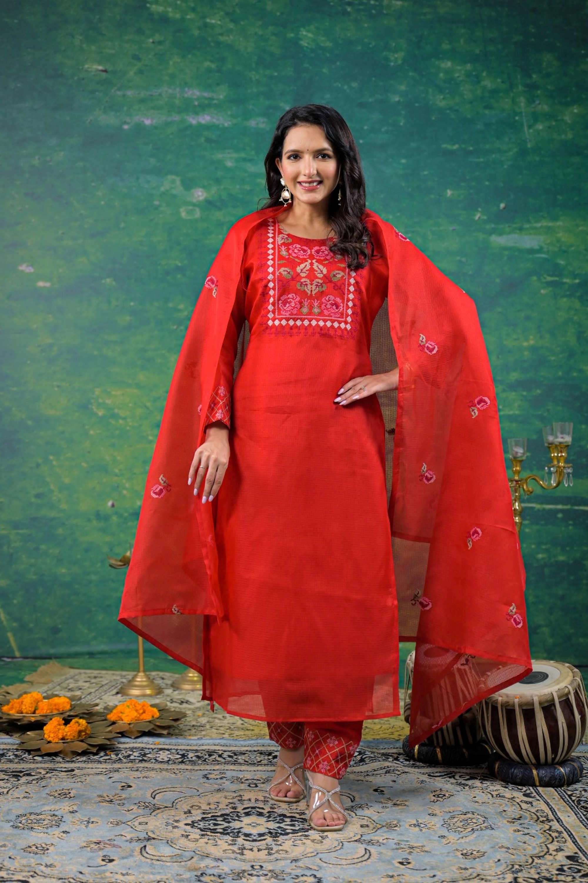 Embroidered-Viscose-Women-s-Ethnic-Kurta-Set