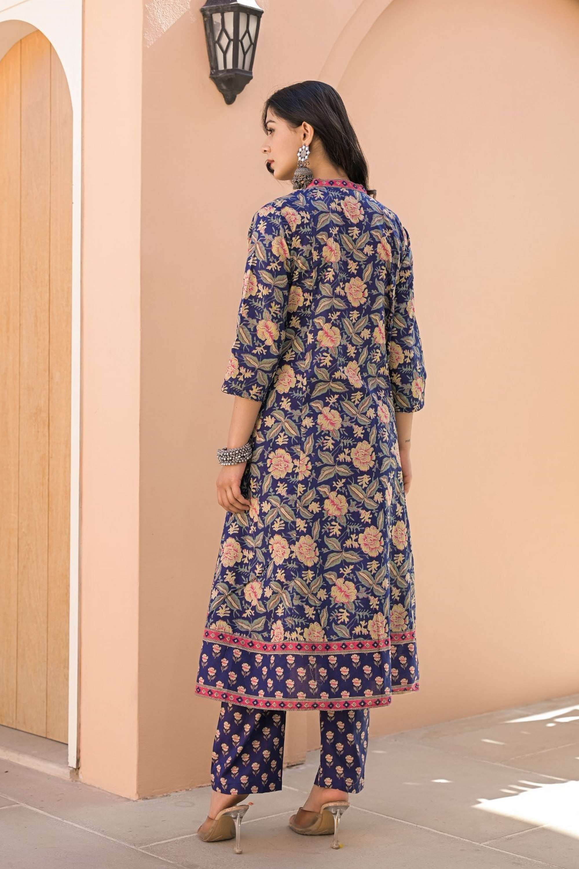 Printed-Cotton-V-Neck-Women-s-Kurta-Set