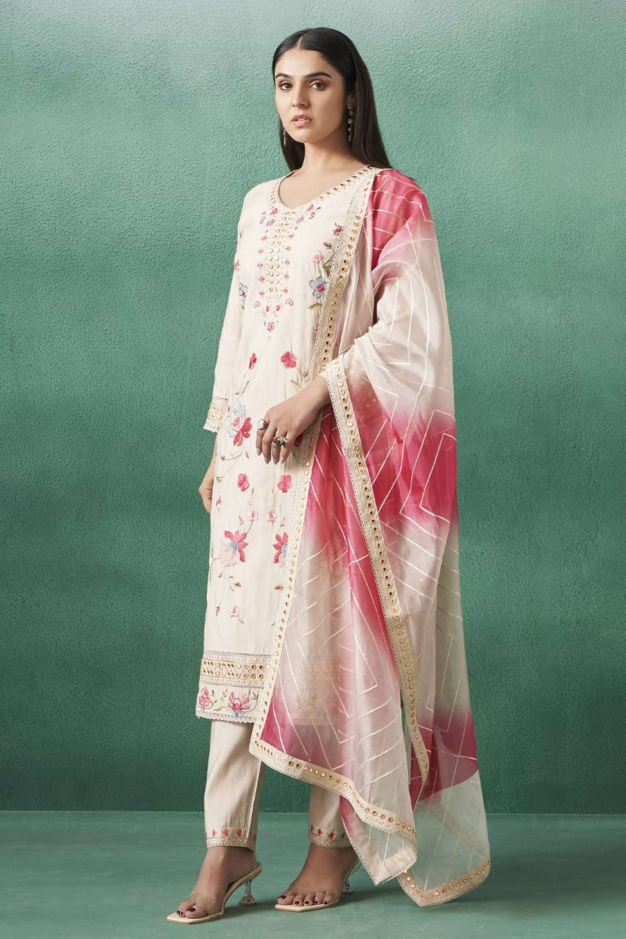 Embroidered-Cotton-Women-s-Ethnic-Kurta-Set