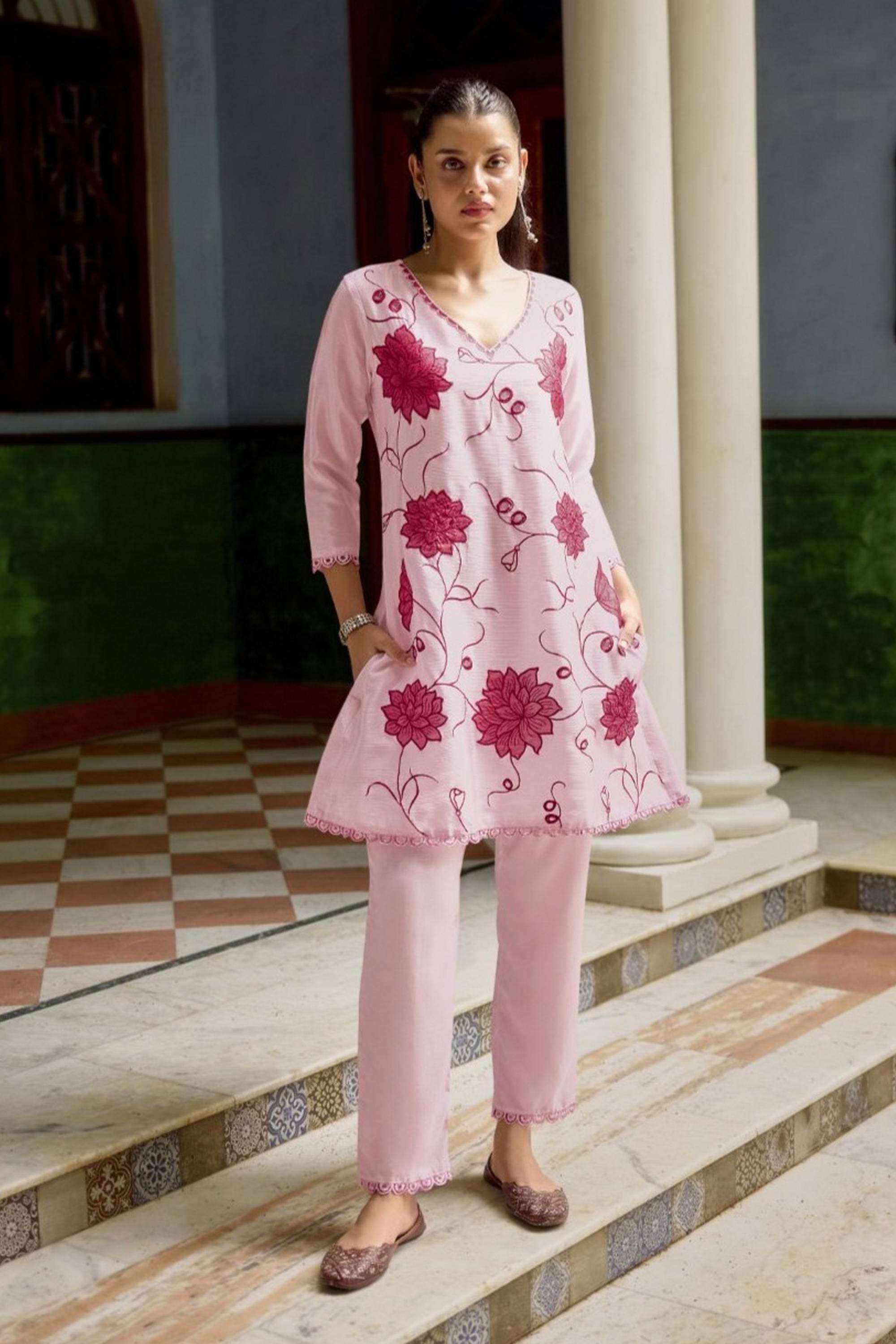 Floral-V-Neck-Cotton-Women-Kurta-Set