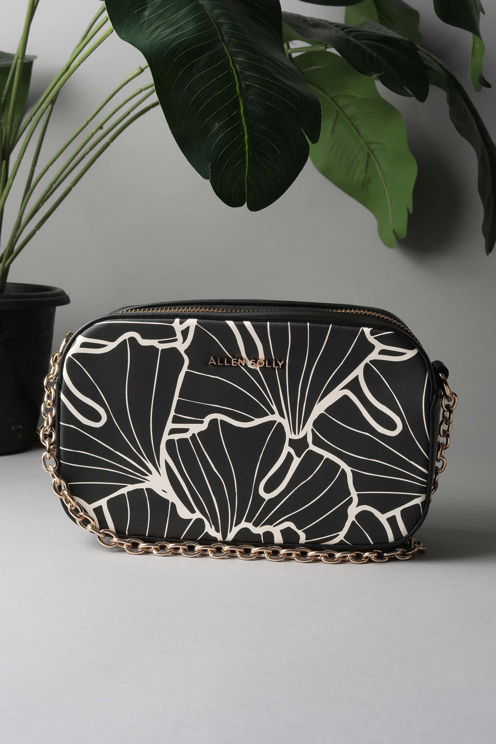 Polyurethane-Women-Casual-Wear-Sling-Bag