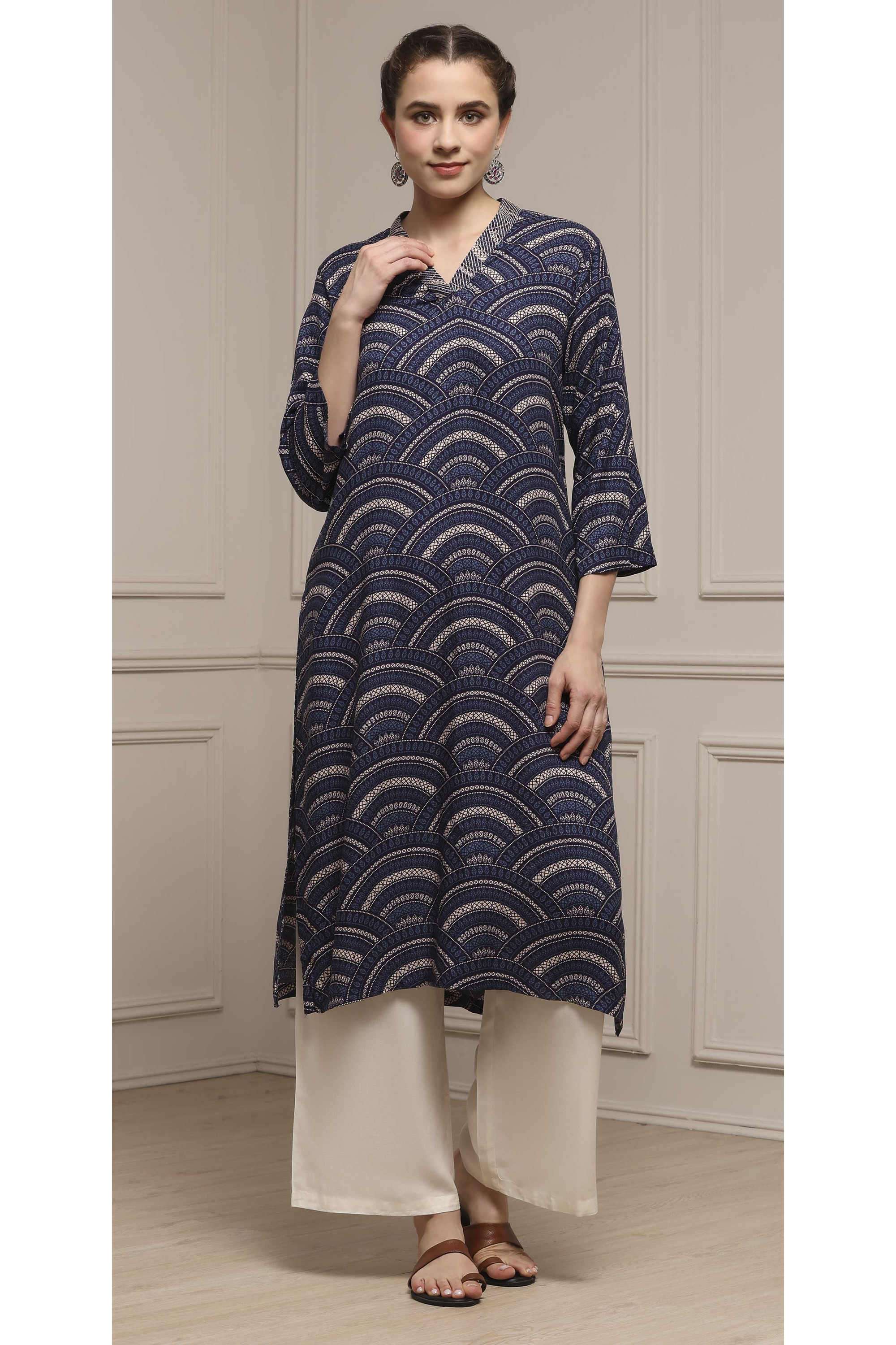 Printed-Rayon-Y-Neck-Women-Fusion-Wear-Kurta