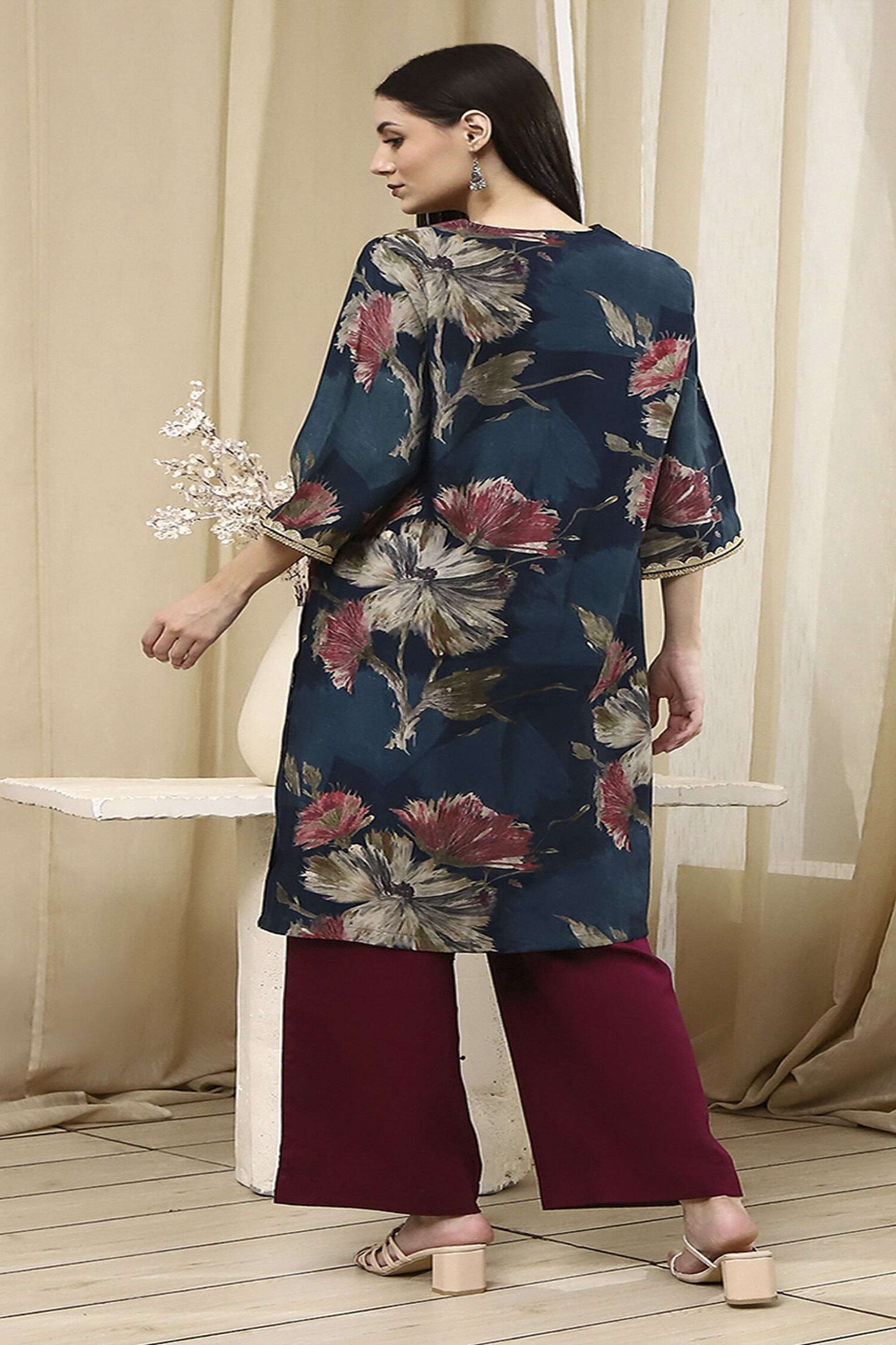 Printed-Viscose-V-Neck-Women-s-Festive-Wear-Kurta