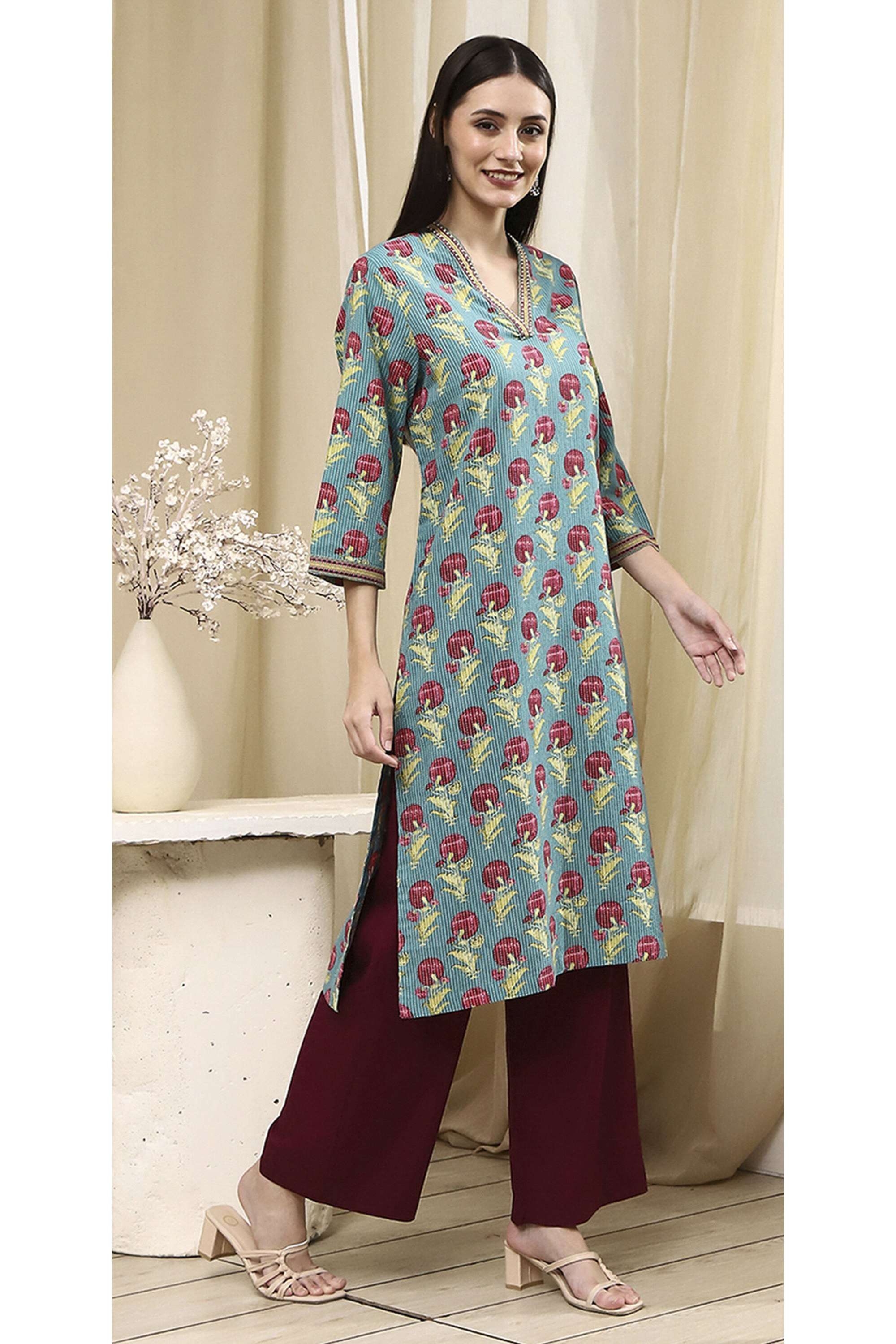 Printed-Cotton-V-Neck-Women-Festive-Wear-Kurta