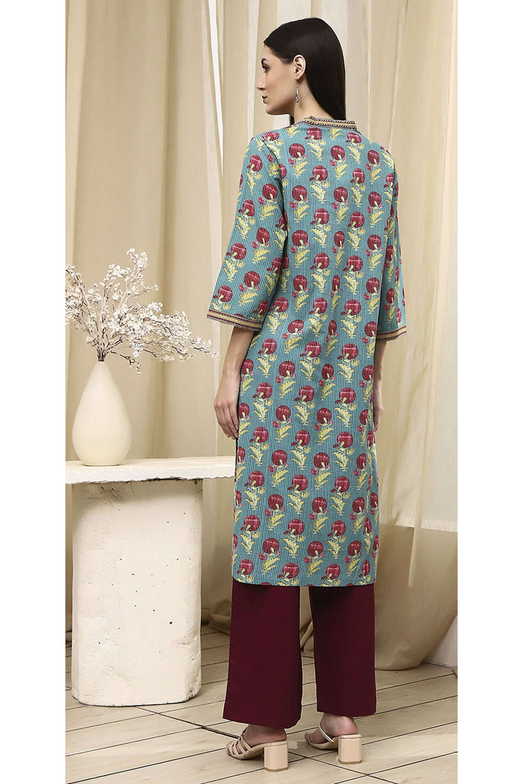 Printed-Cotton-V-Neck-Women-Festive-Wear-Kurta