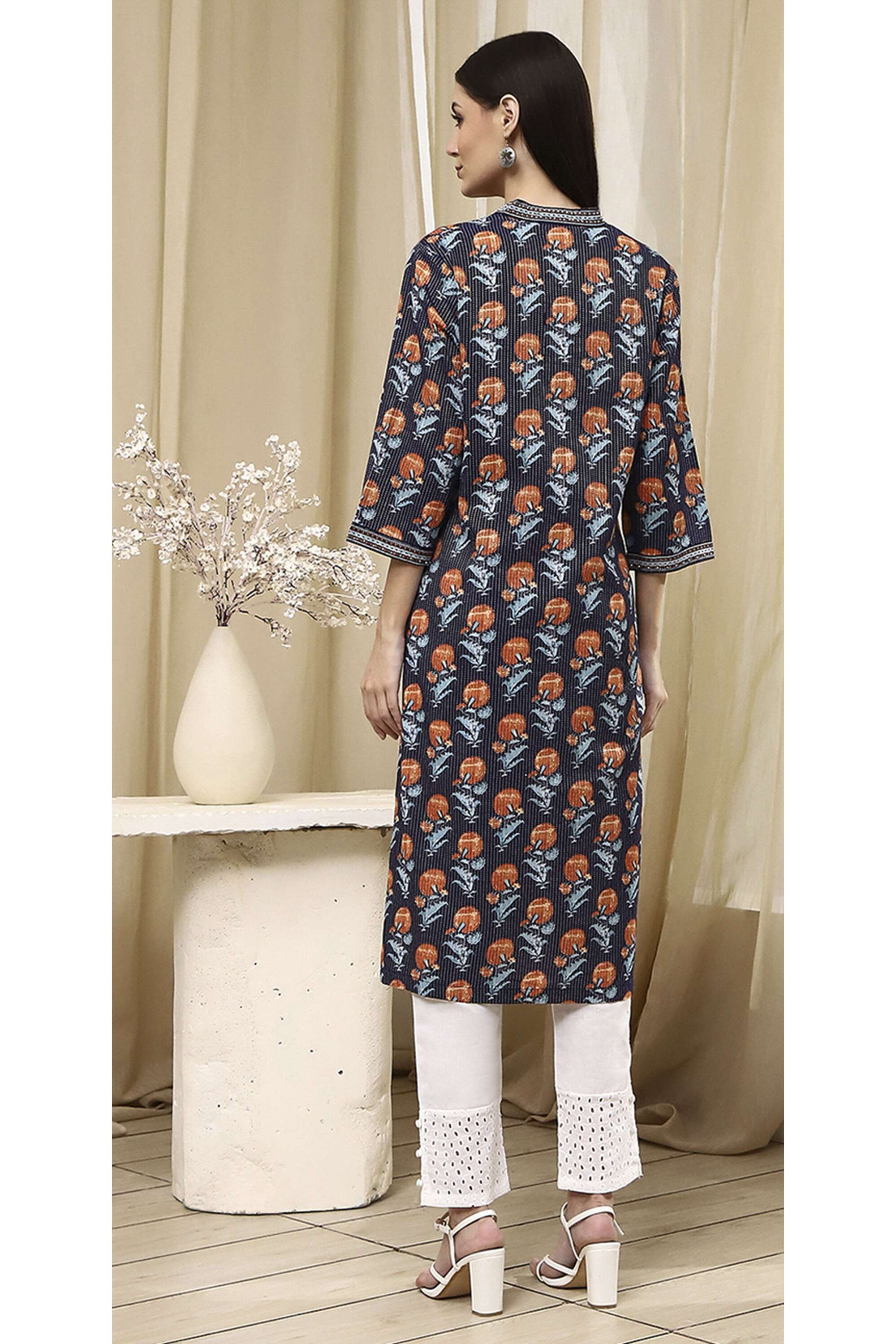 Printed-Cotton-V-Neck-Women-Festive-Wear-Kurta
