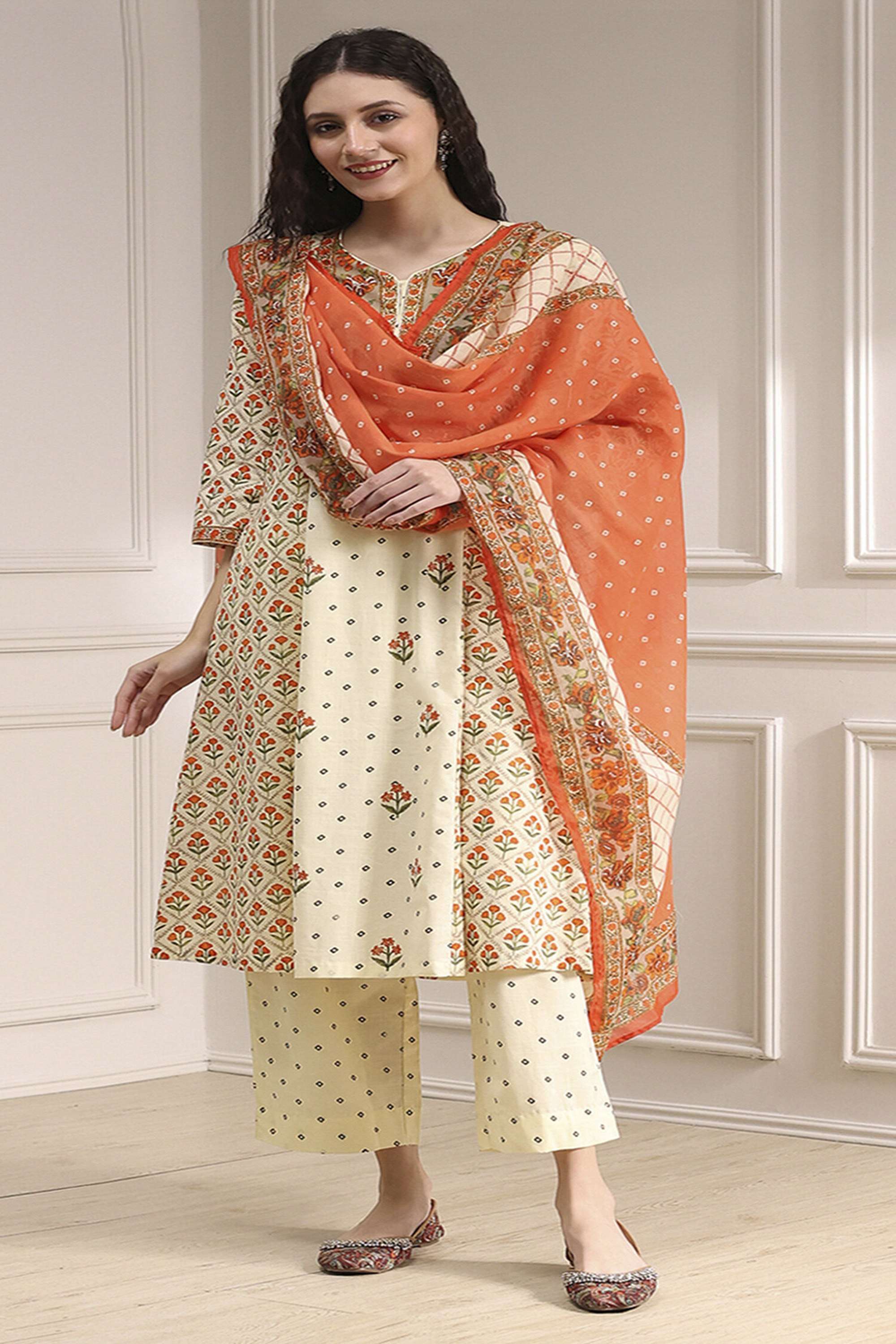 Printed-Cotton-Round-Neck-Women-s-Festive-Wear-Kurta-Set