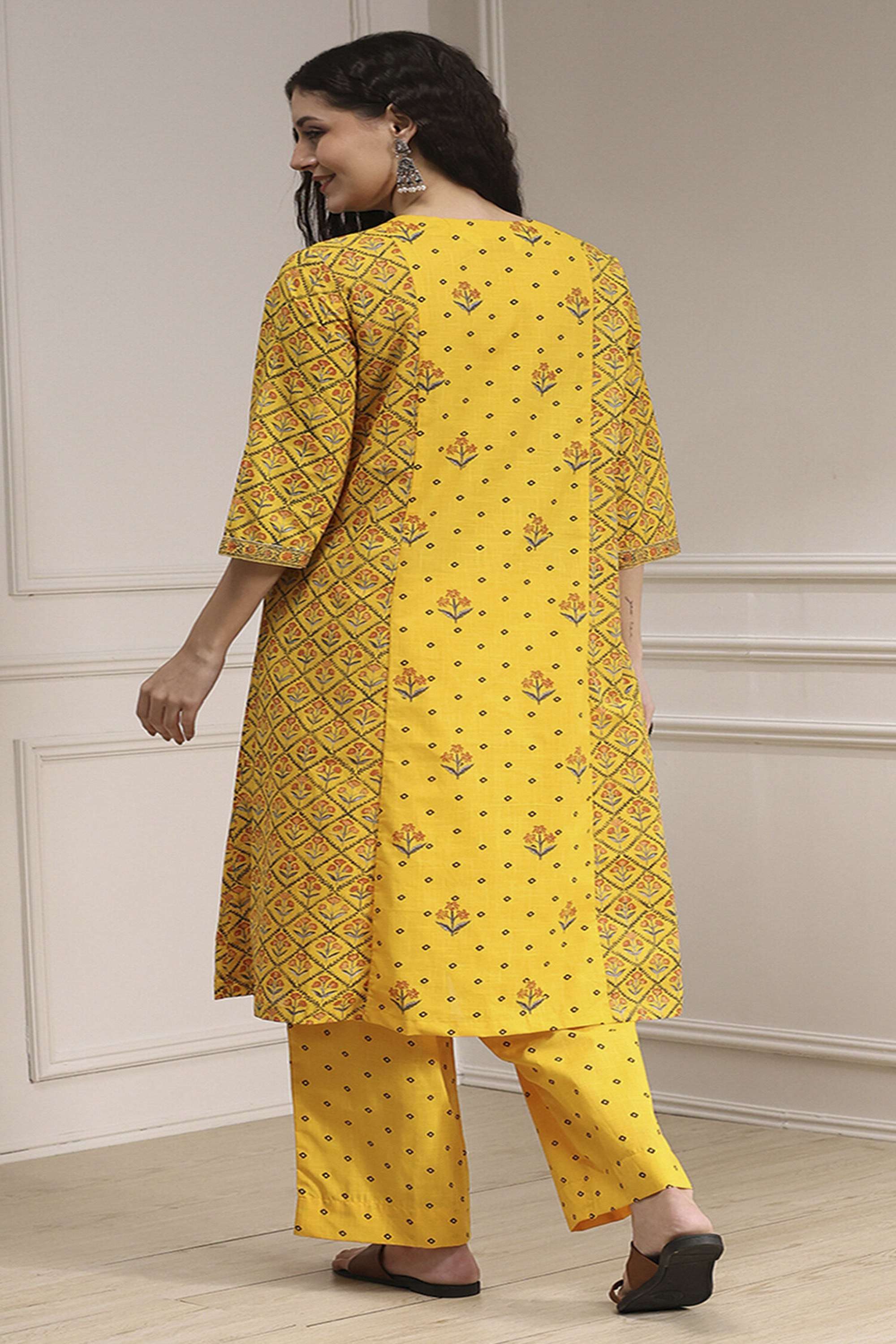 Printed-Cotton-Round-Neck-Women-s-Festive-Wear-Kurta-Set