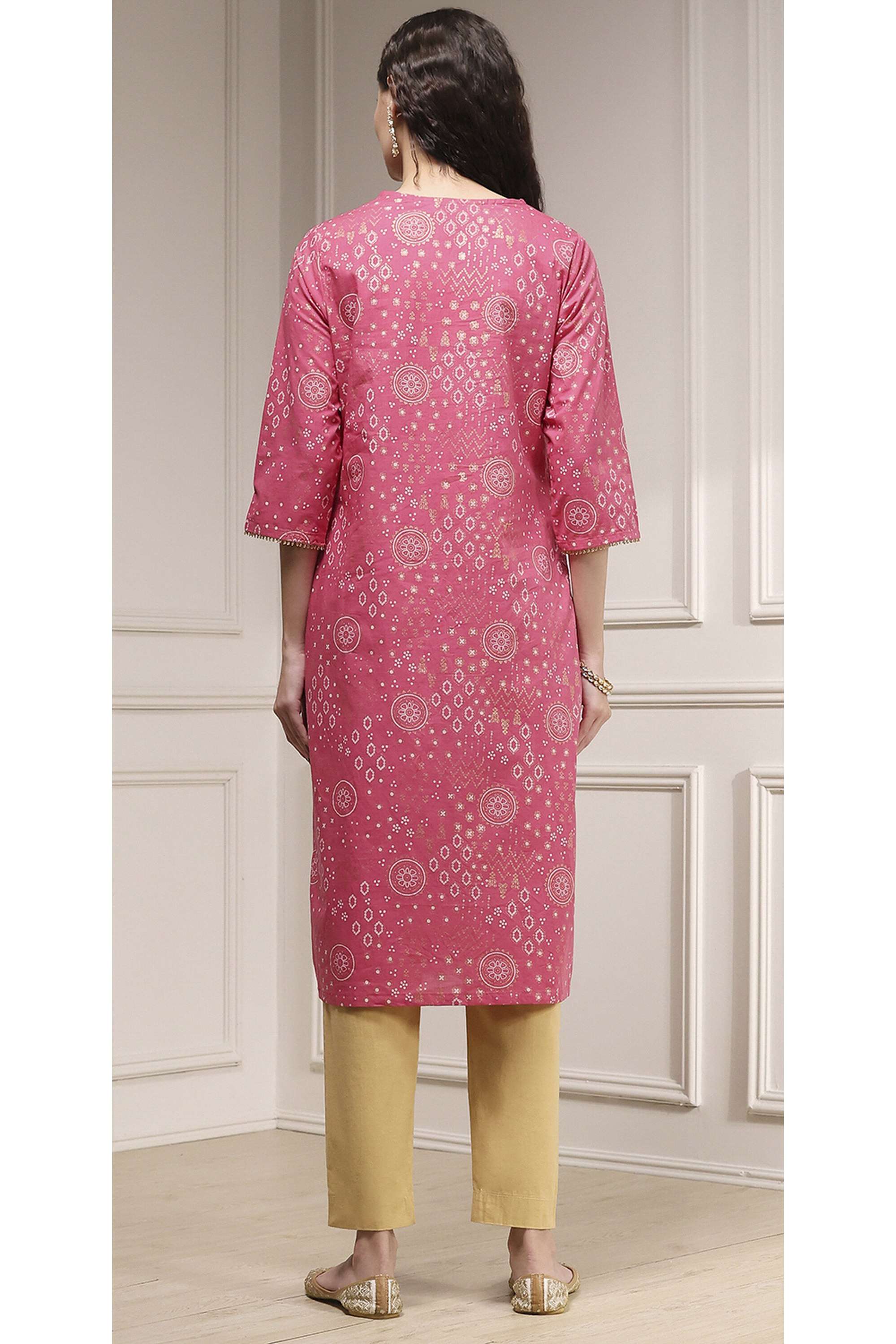 Printed-Cotton-V-Neck-Women-Festive-Wear-Kurta