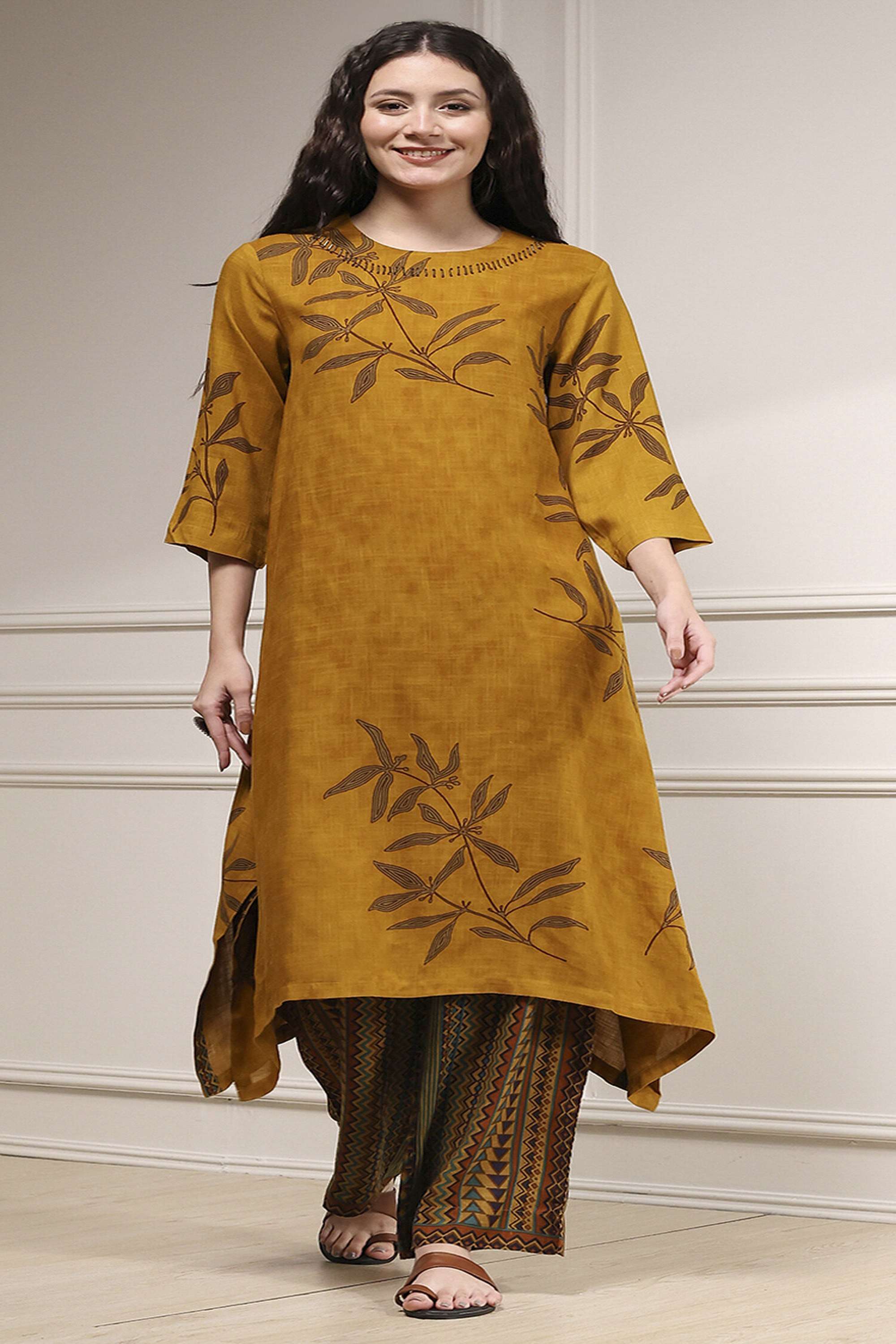 Printed-Rayon-Round-Neck-Women-s-Festive-Wear-Kurta-Set