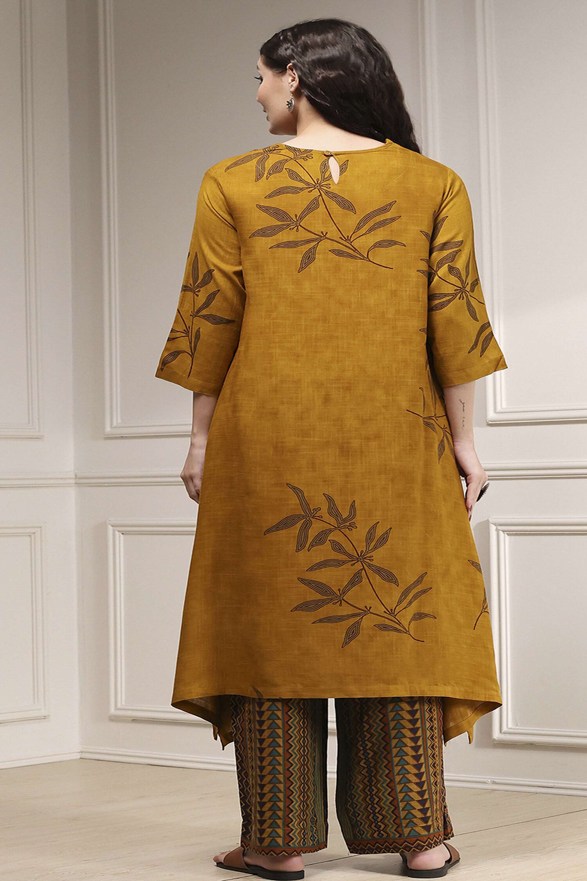 Printed-Rayon-Round-Neck-Women-s-Festive-Wear-Kurta-Set