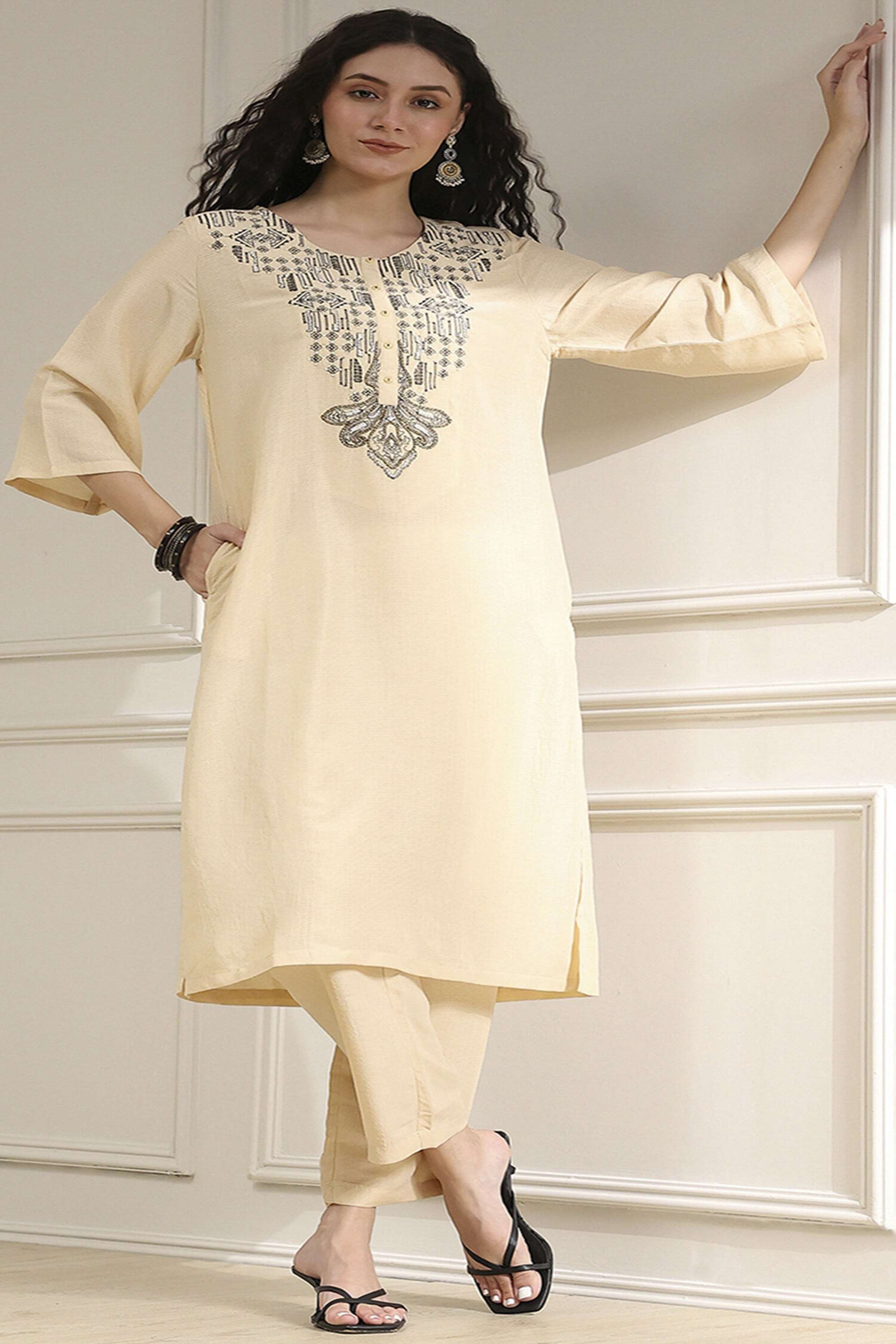 Textured-Polyester-Round-Neck-Women-s-Festive-Wear-Kurta