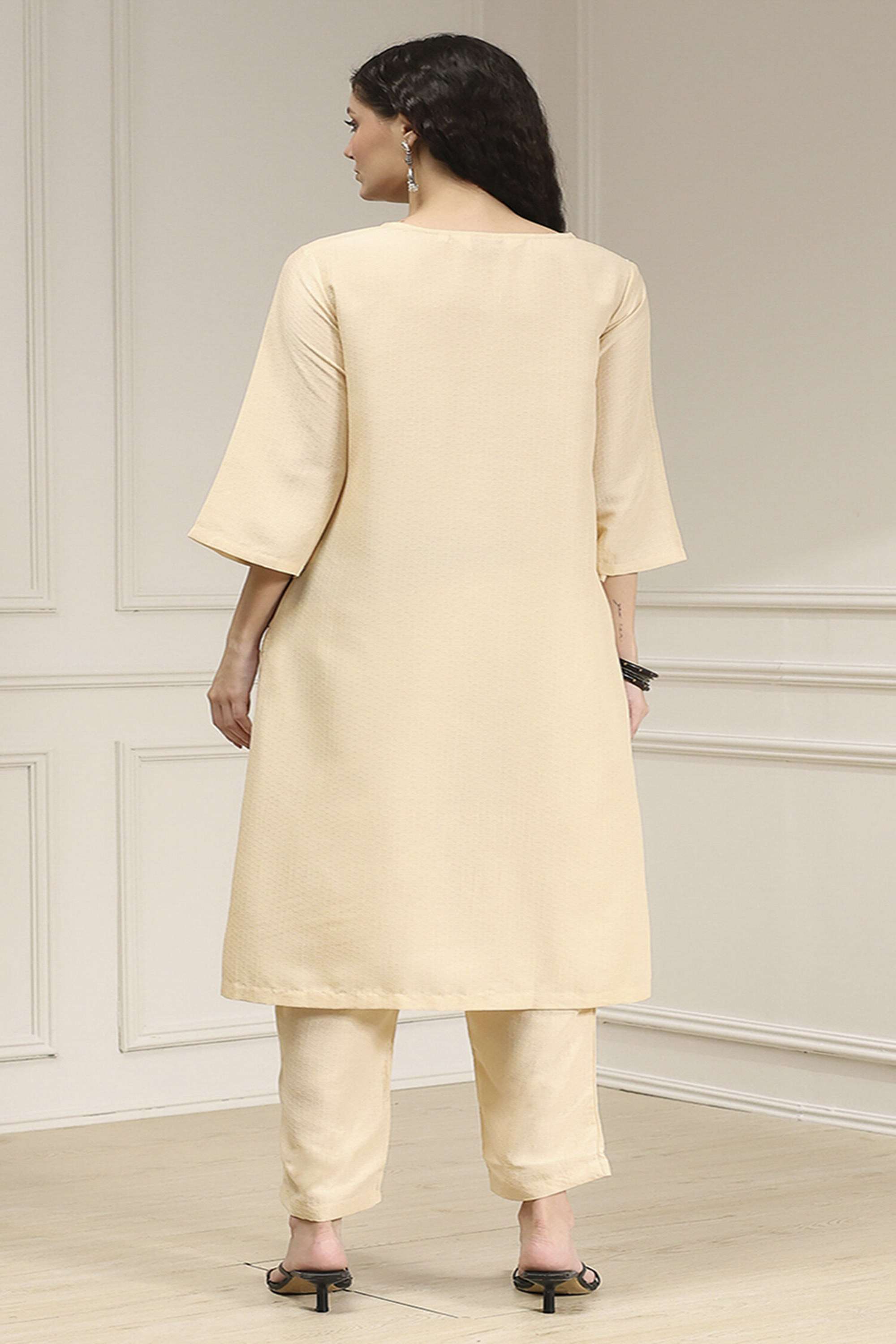 Textured-Polyester-Round-Neck-Women-s-Festive-Wear-Kurta