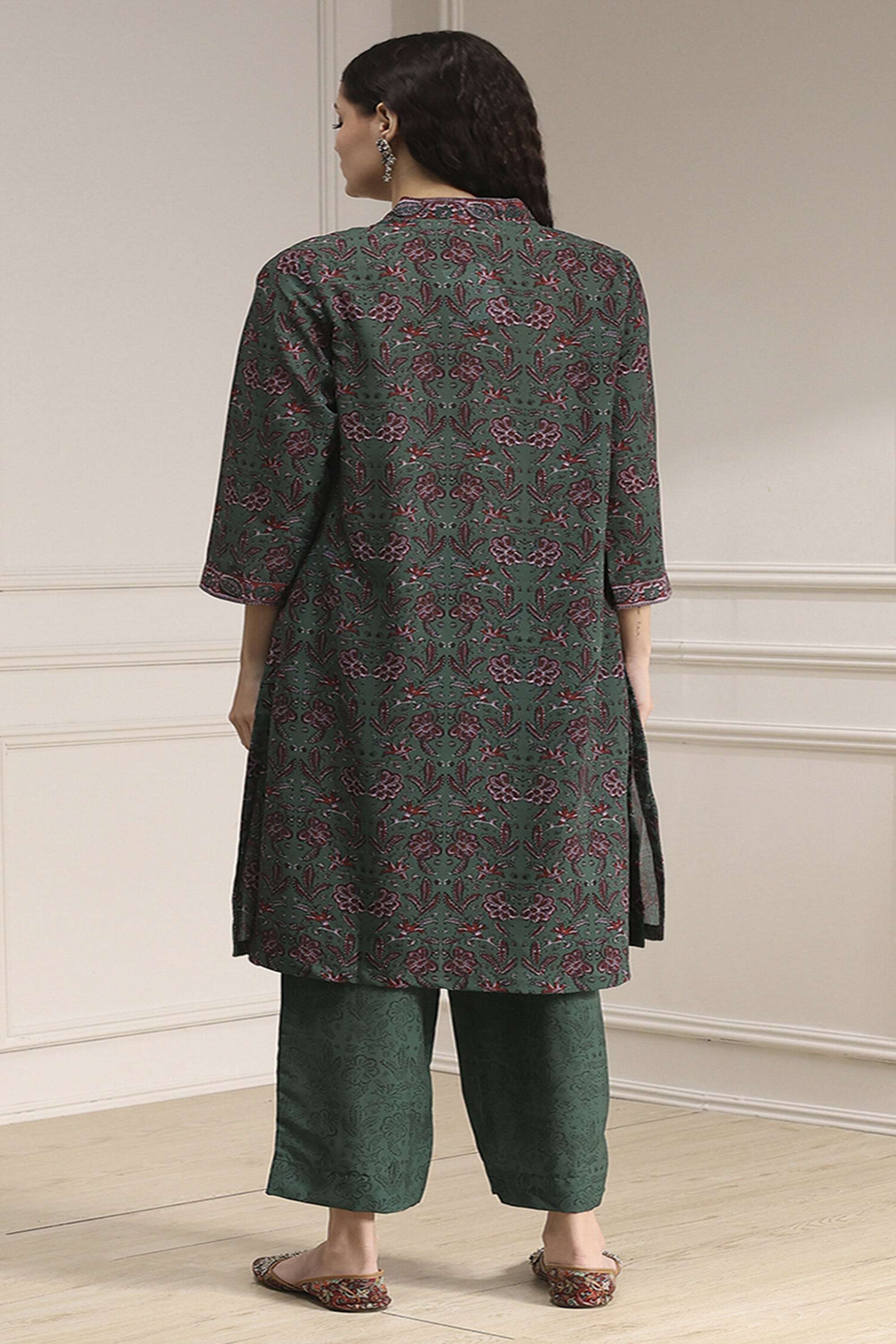 Printed-Polyester-V-Neck-Women-s-Festive-Wear-Kurta-Set