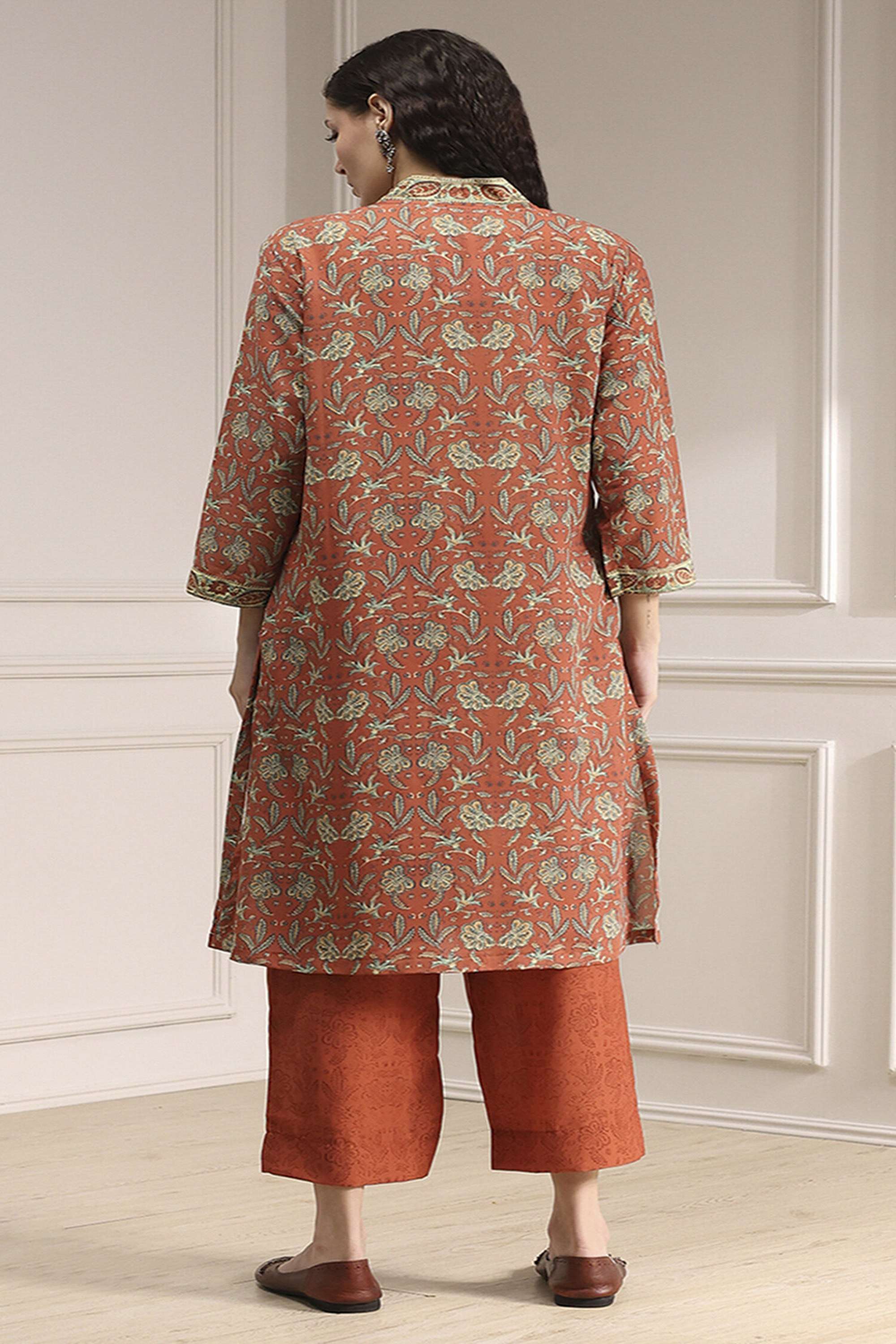 Printed-Polyester-V-Neck-Women-s-Festive-Wear-Kurta-Set