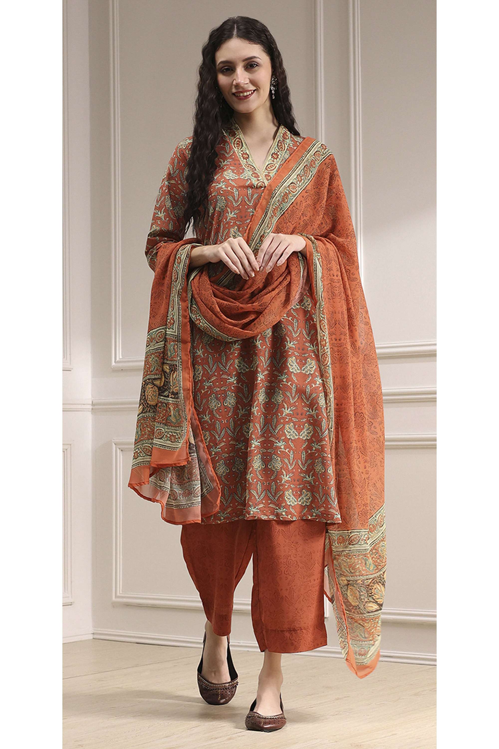 Printed-Polyester-V-Neck-Women-s-Festive-Wear-Kurta-Set