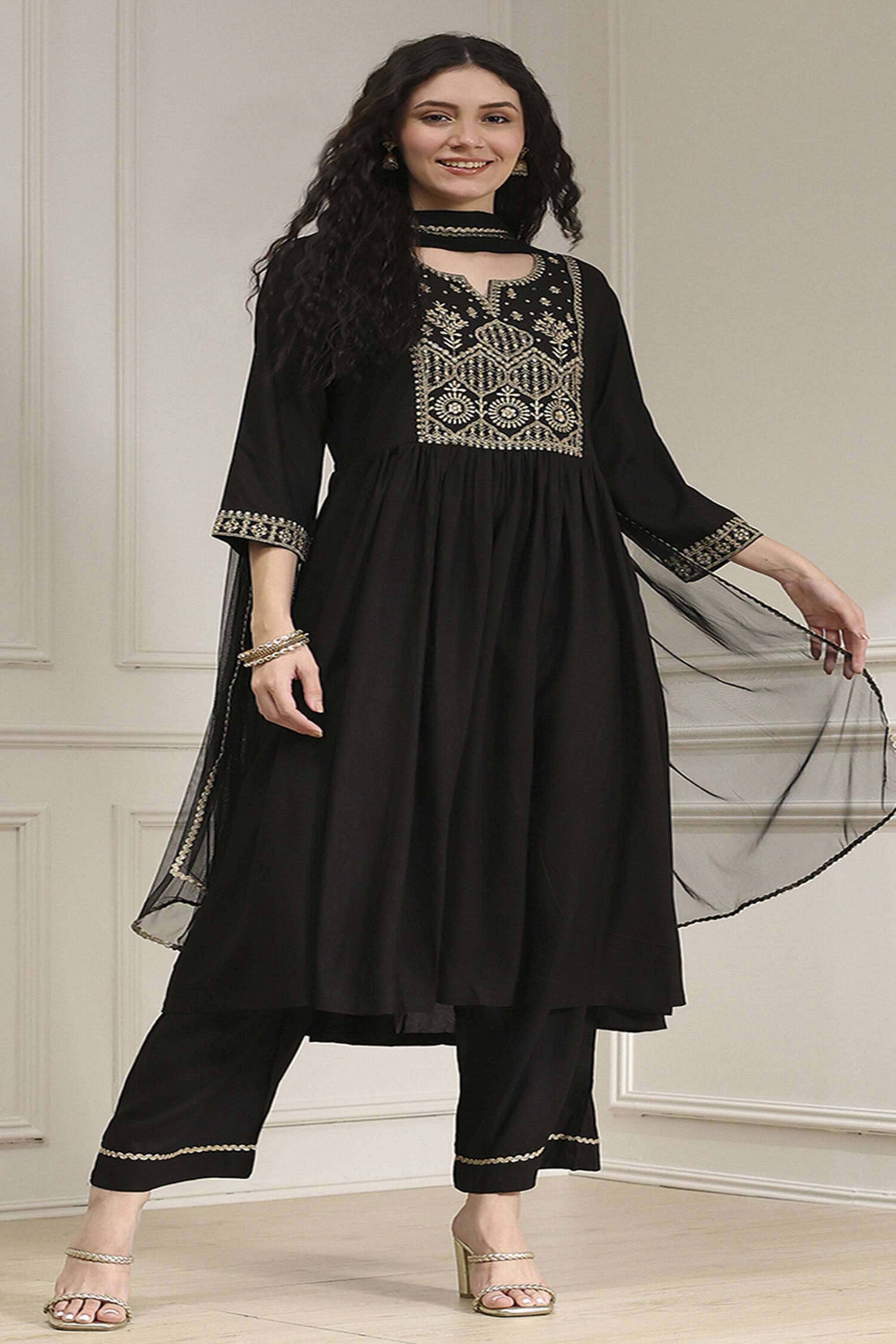 Tie-&-Dye-Rayon-Round-Neck-Women-s-Festive-Wear-Kurta-Set