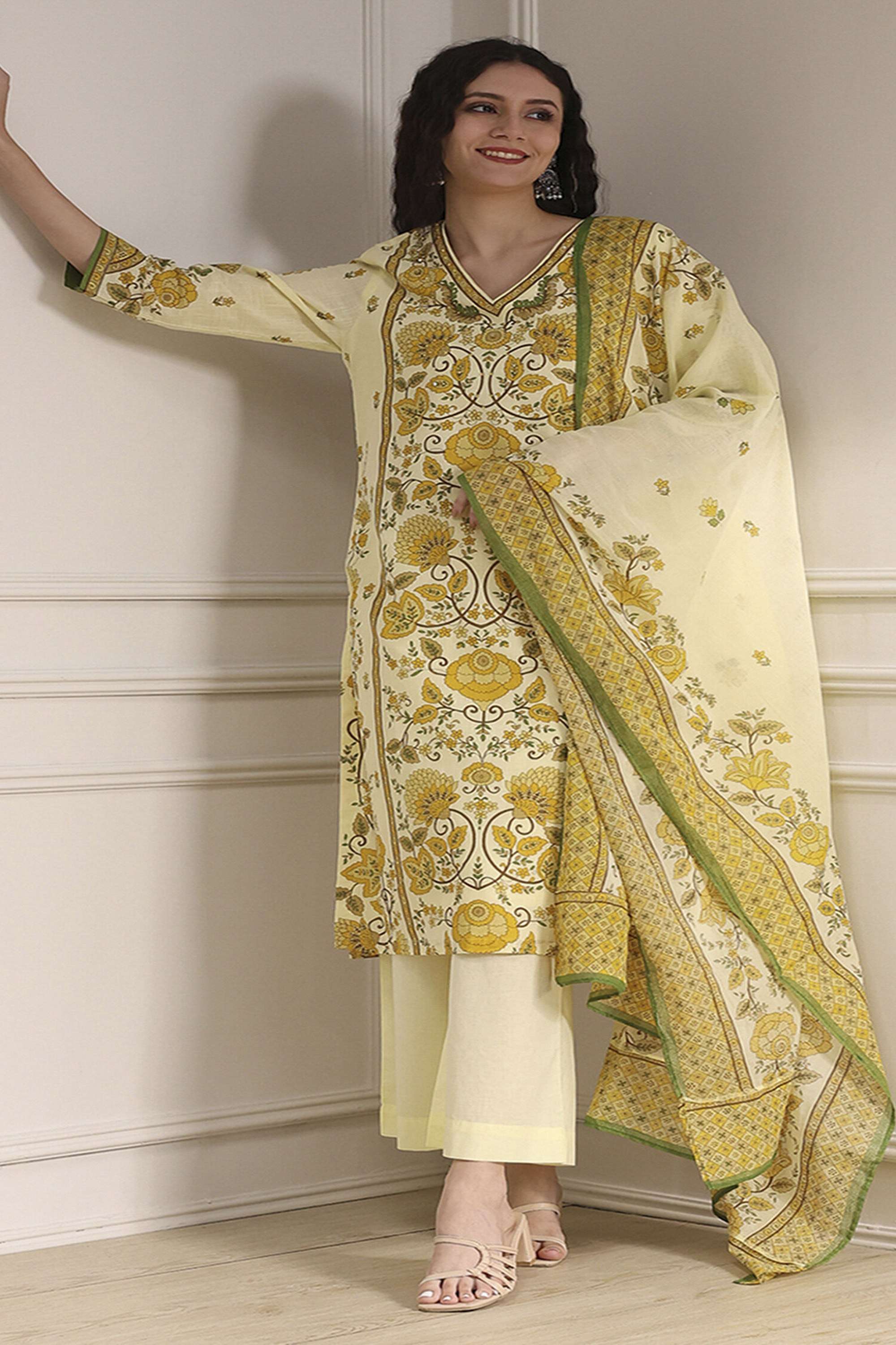 Printed-Cotton-V-Neck-Women-s-Festive-Wear-Kurta-Set
