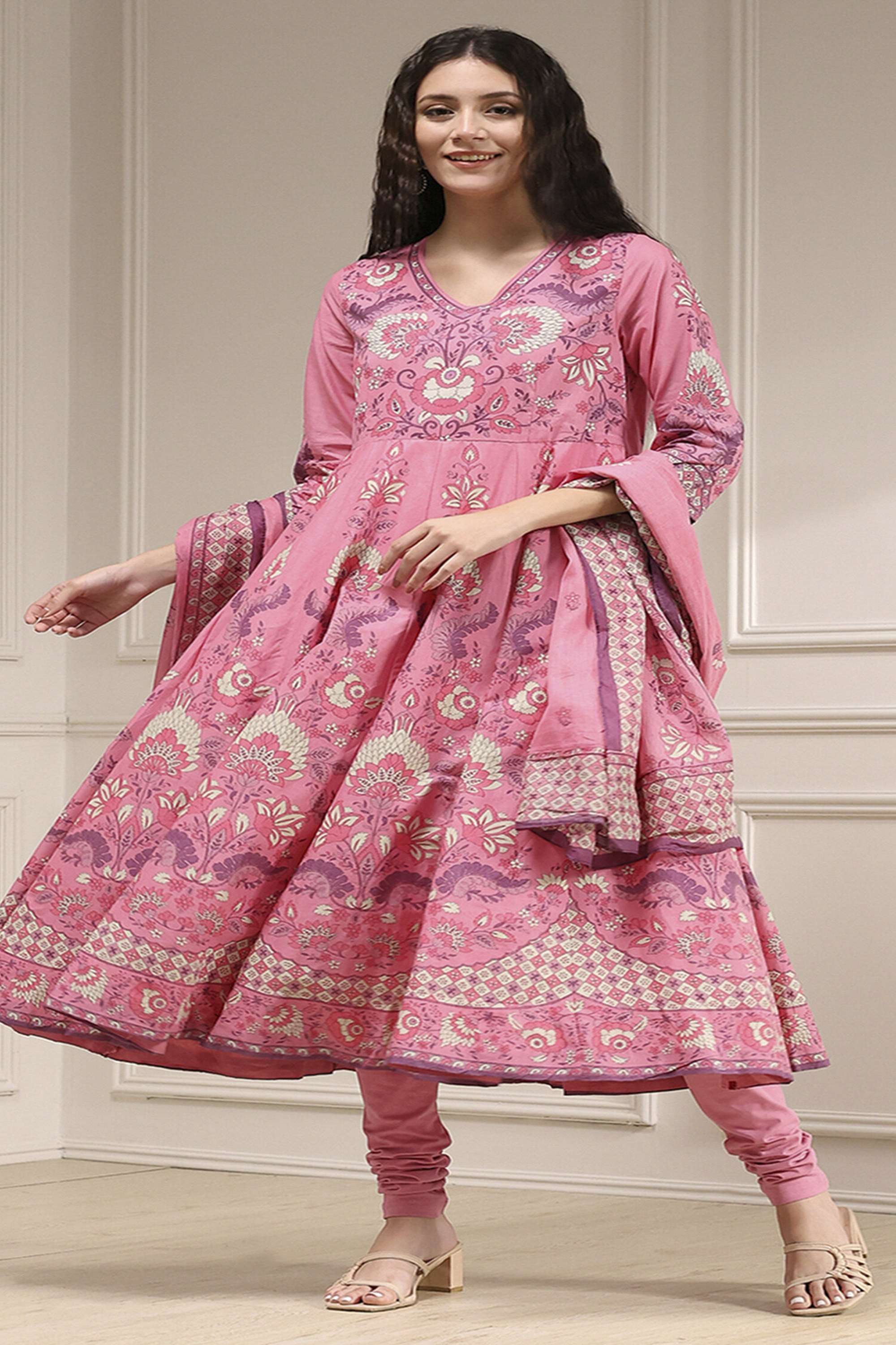 Printed-Cotton-V-Neck-Women-s-Festive-Wear-Kurta-Set