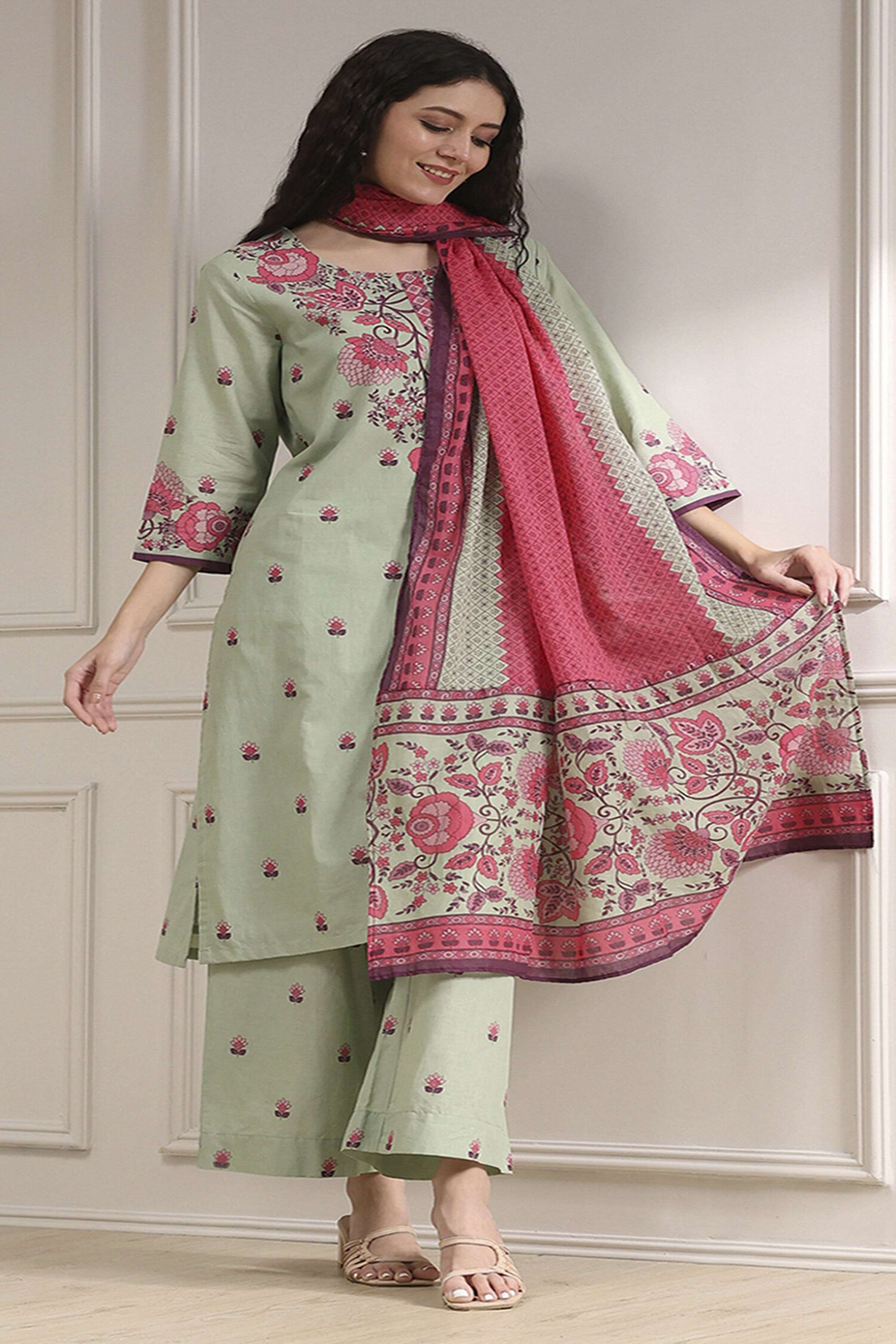 Printed-Cotton-Round-Neck-Women-s-Festive-Wear-Kurta-Set