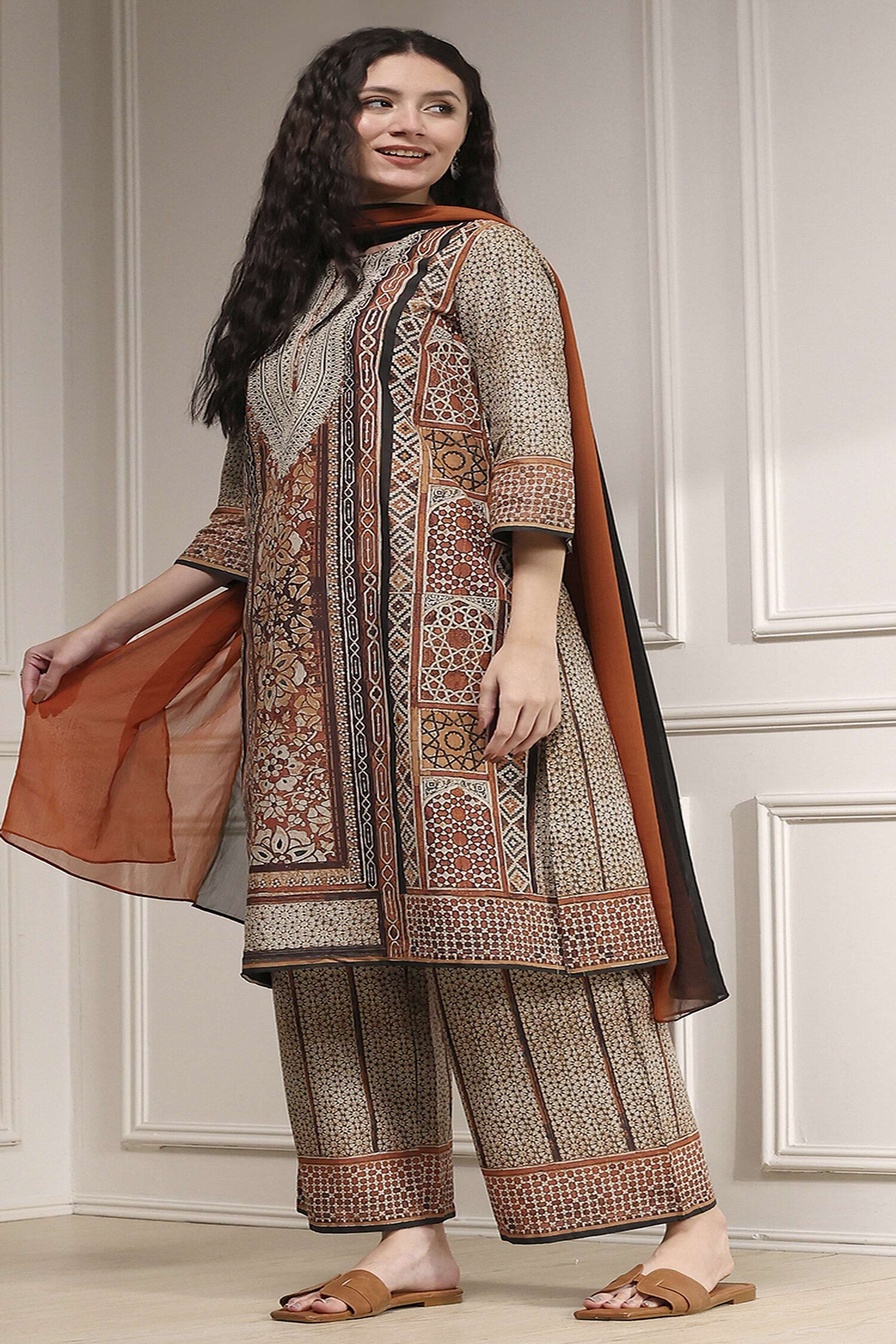 Printed-Cotton-Round-Neck-Women-s-Festive-Wear-Kurta-Set