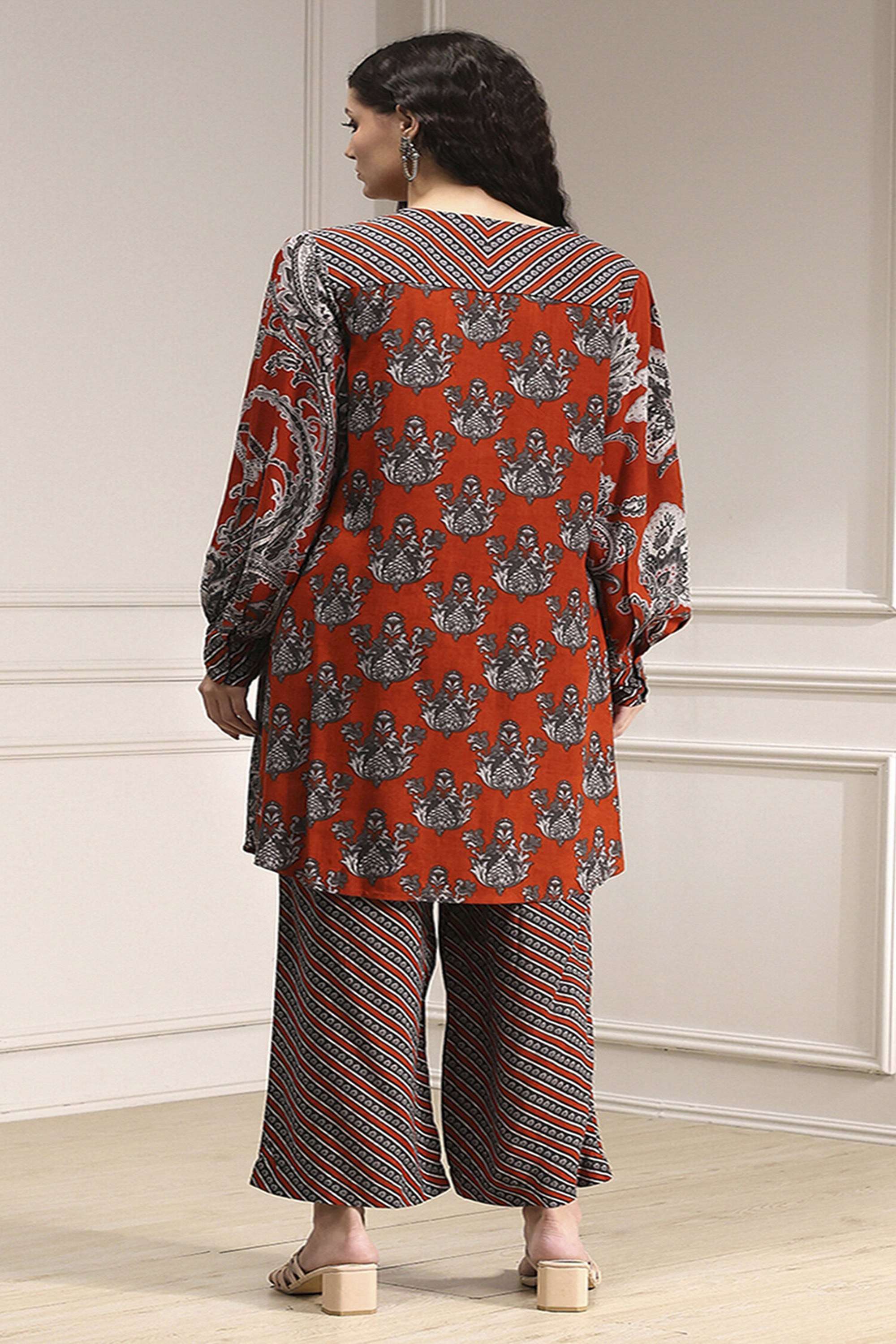 Printed-Viscose-Round-Neck-Women-s-Festive-Wear-Kurta-Set