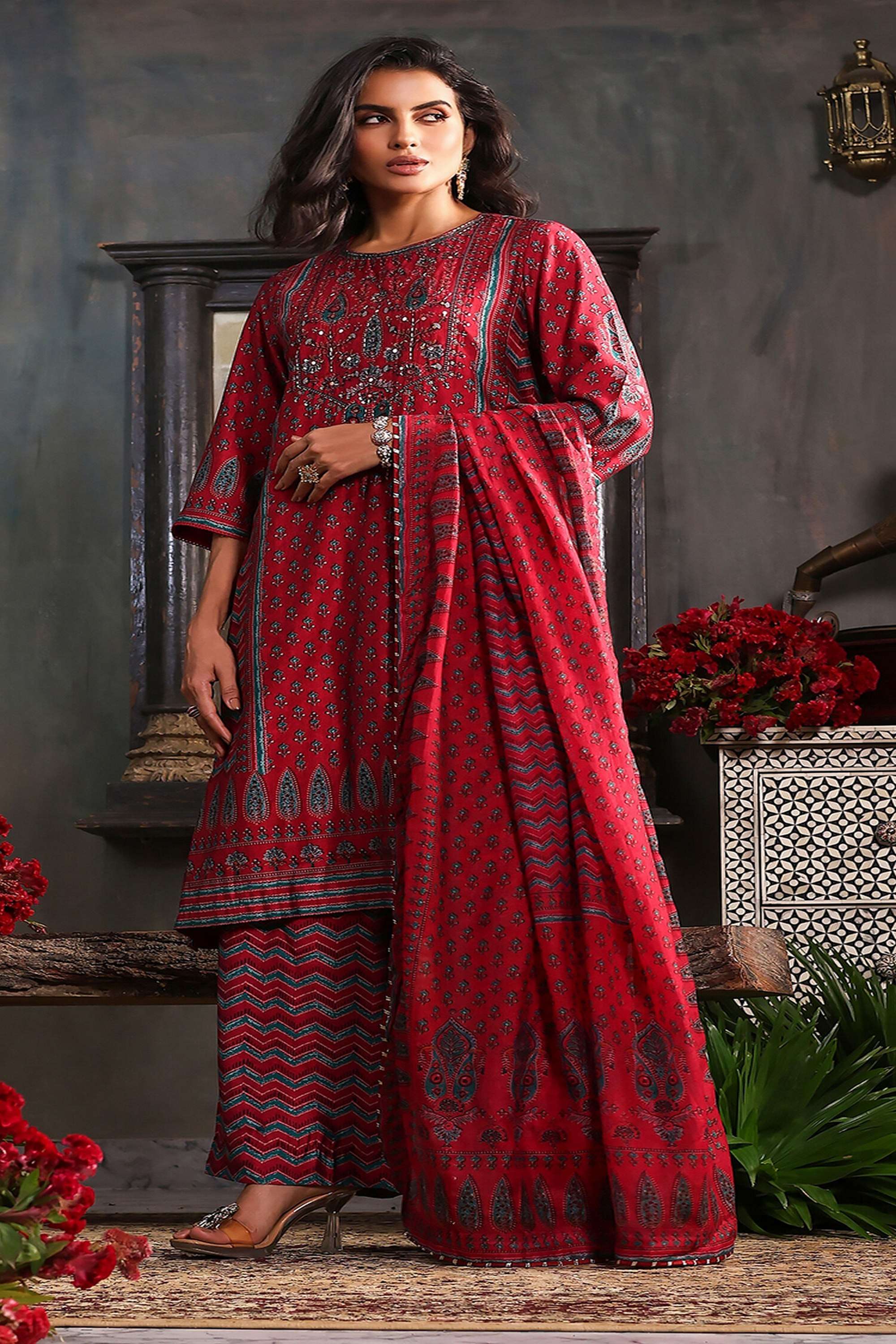 Printed-Viscose-Round-Neck-Women-s-Festive-Wear-Kurta-Set