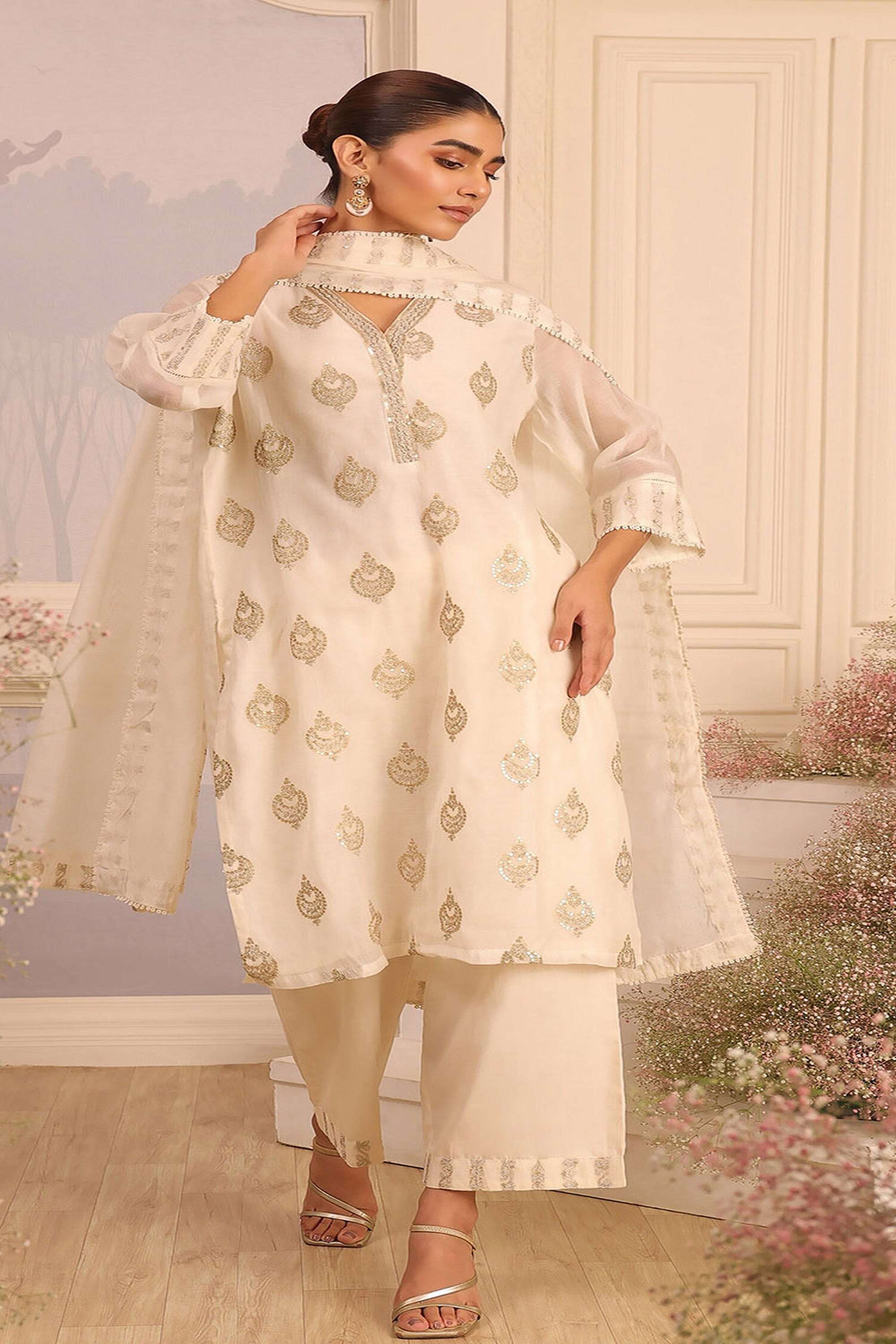 Solid-Silk-V-Neck-Women-s-Festive-Wear-Kurta-Set