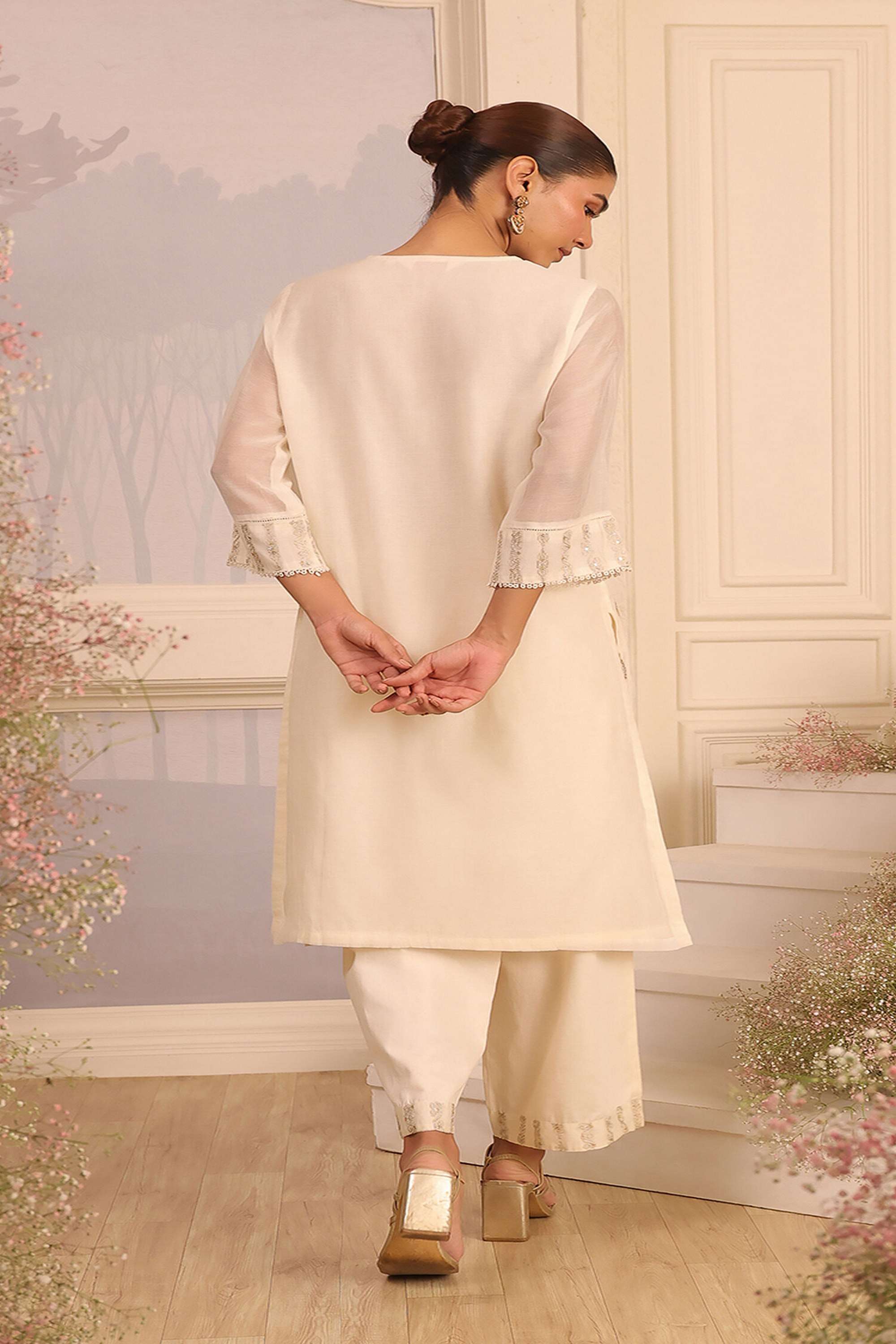 Solid-Silk-V-Neck-Women-s-Festive-Wear-Kurta-Set
