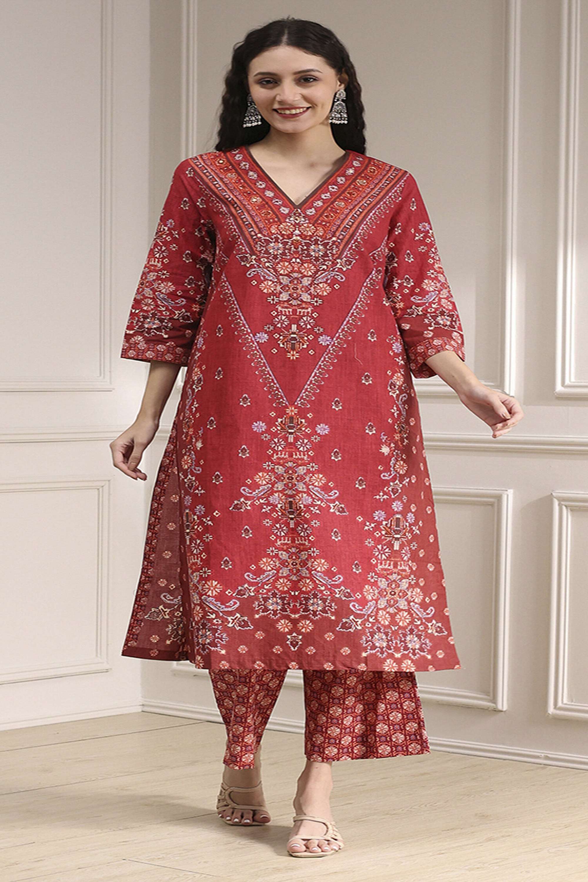 Printed-Cotton-V-Neck-Women-s-Festive-Wear-Kurta-Set