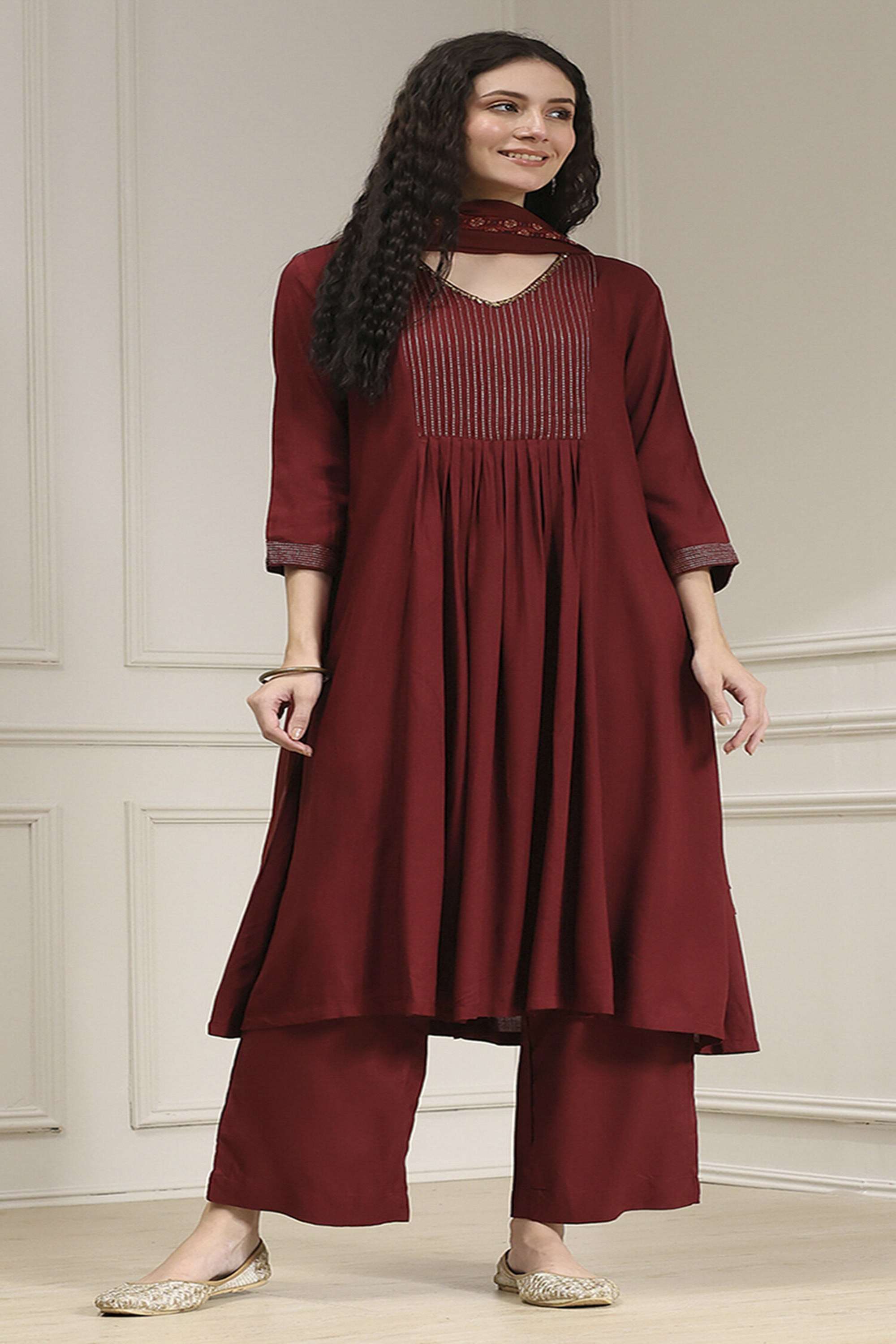 Tie-&-Dye-Rayon-V-Neck-Women-s-Festive-Wear-Kurta-Set