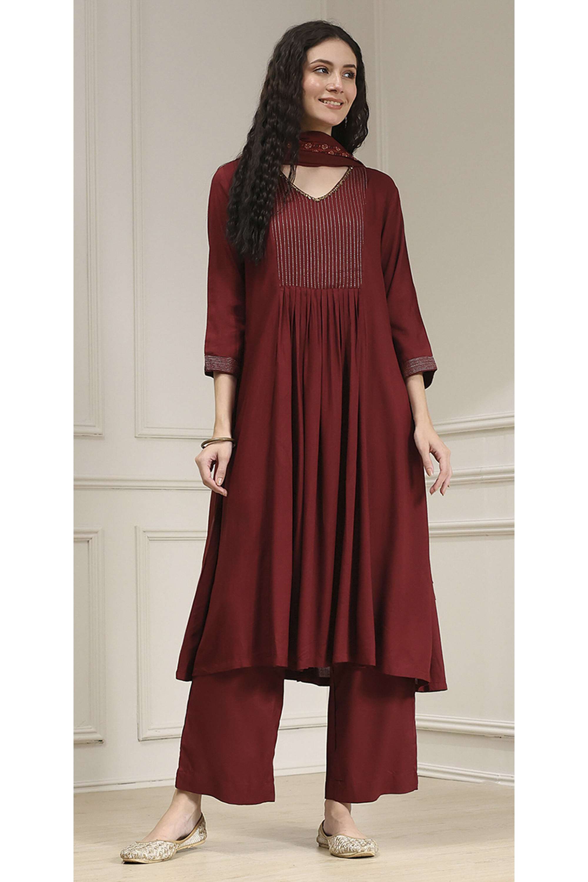 Tie-&-Dye-Rayon-V-Neck-Women-s-Festive-Wear-Kurta-Set