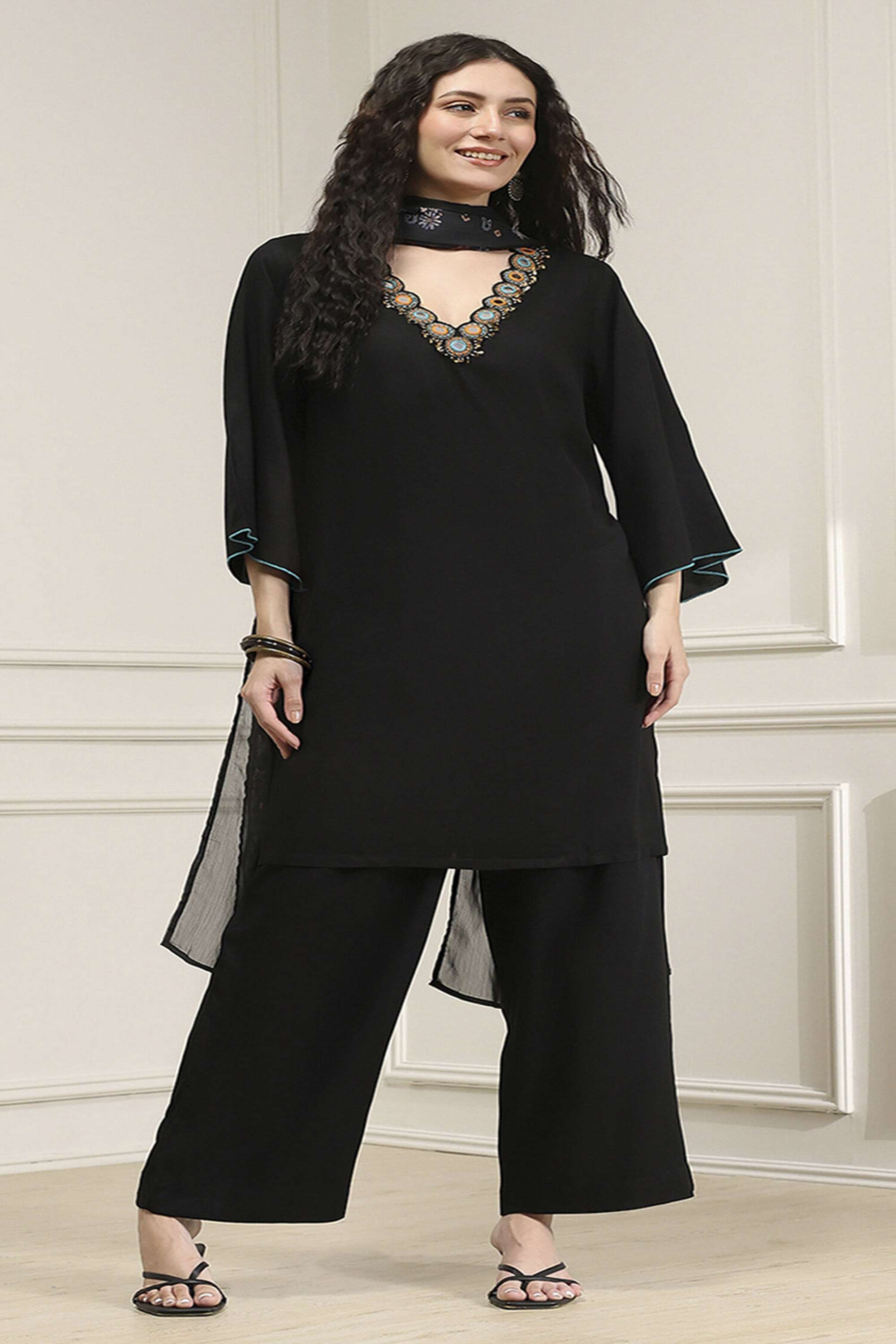 Solid-Rayon-V-Neck-Women-s-Festive-Wear-Kurta-Set