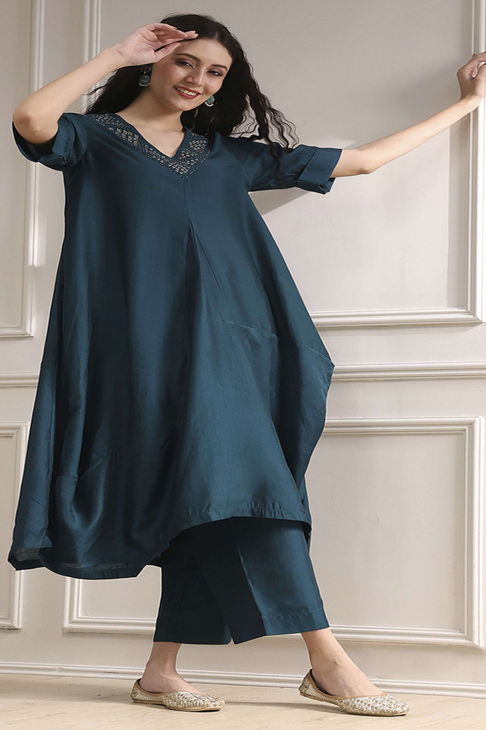 Tie-&-Dye-Viscose-V-Neck-Women-s-Festive-Wear-Kurta-Set