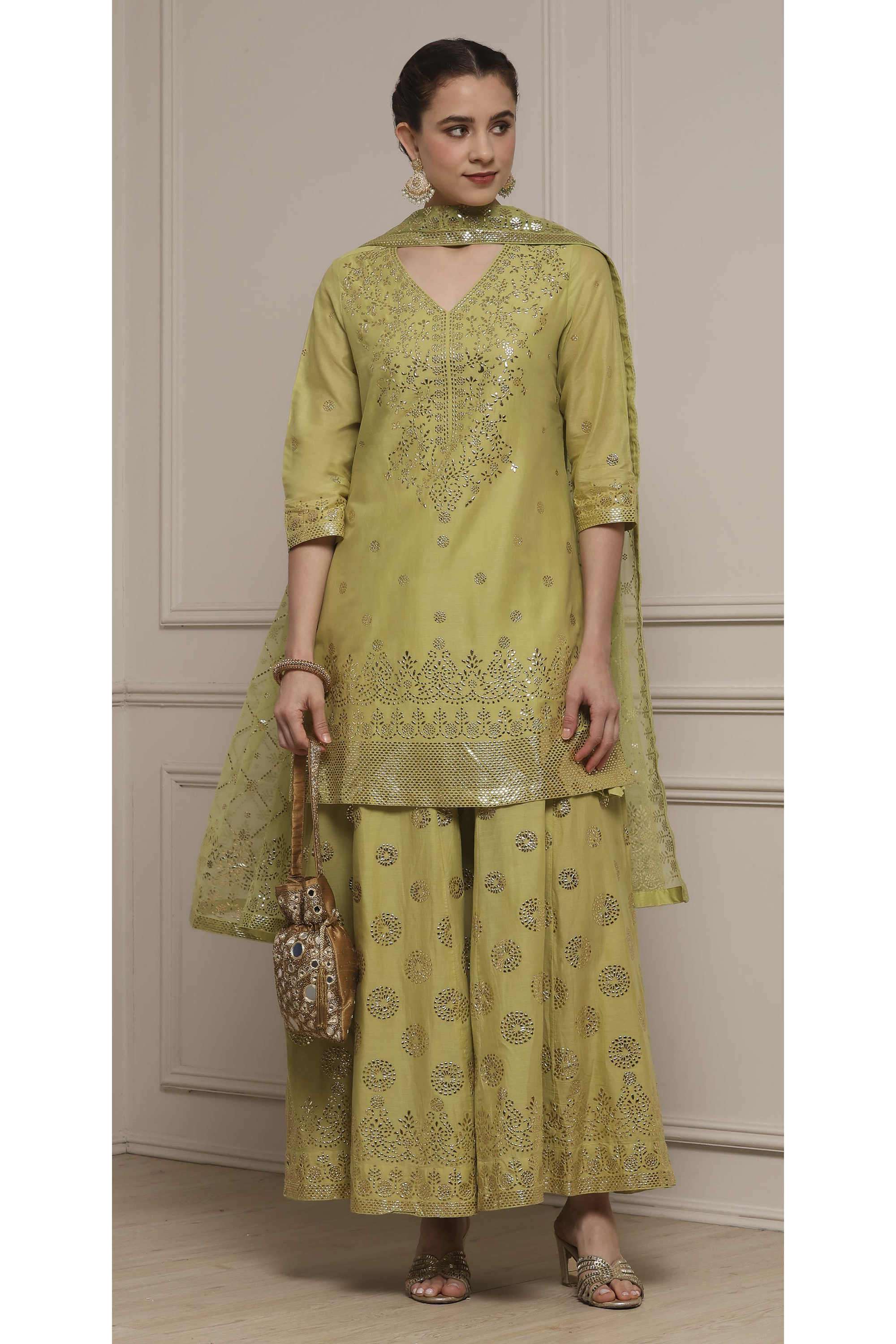 Floral-Y-Neck-Cotton-Women-Kurta-Set